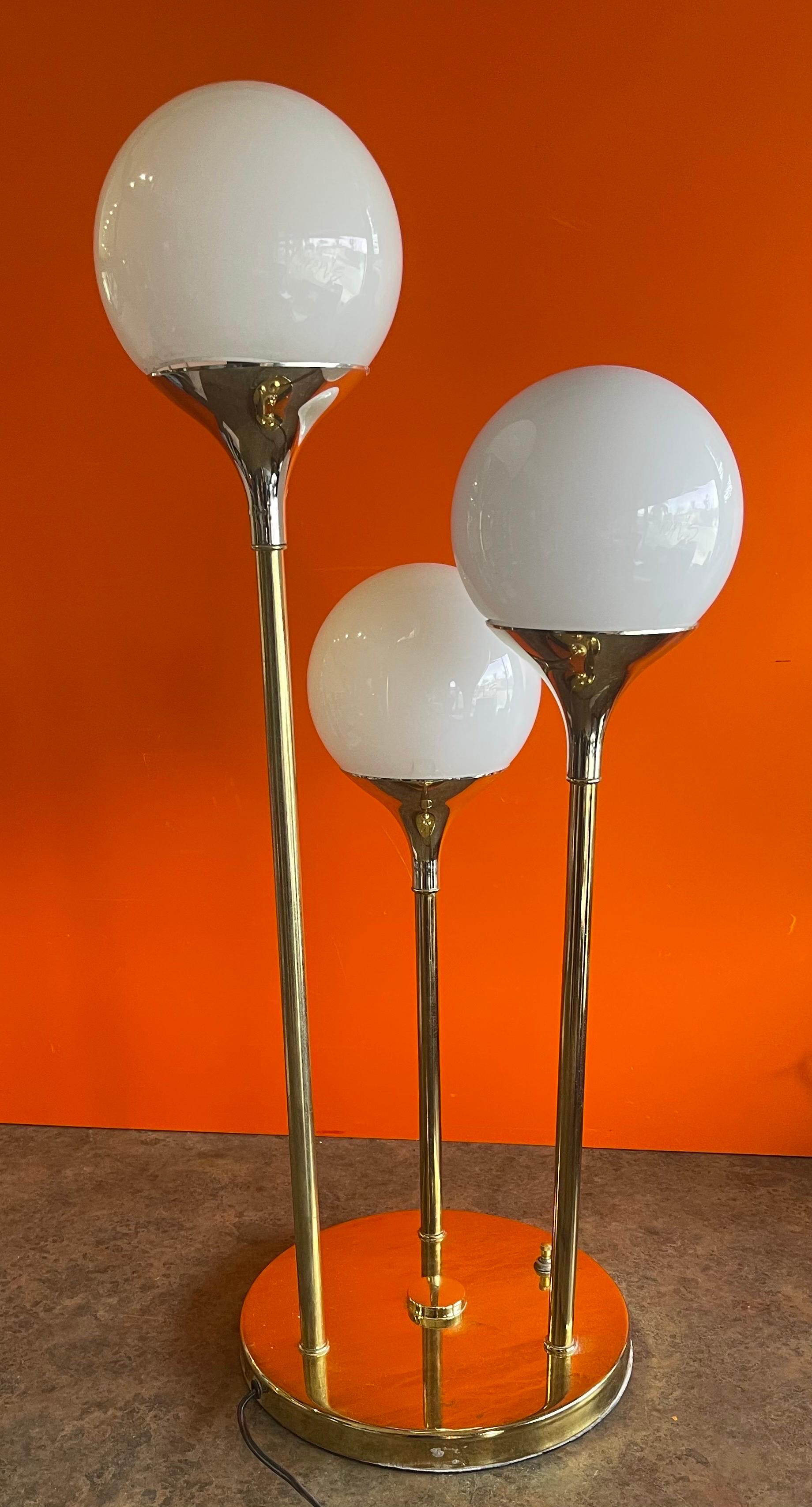 Space Age Triple Globe Table Lamp in Brass For Sale 5