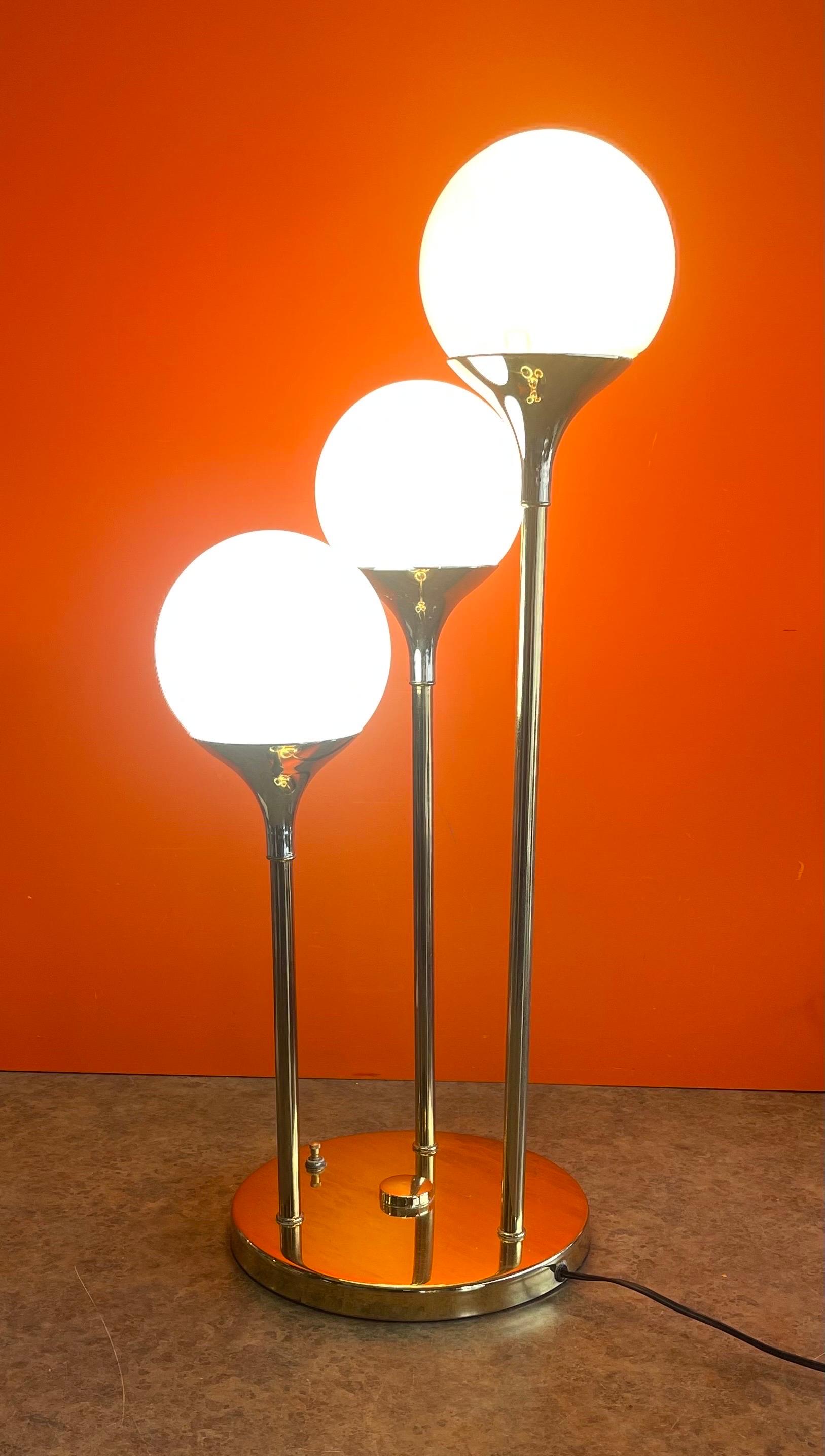 Italian Space Age Triple Globe Table Lamp in Brass For Sale