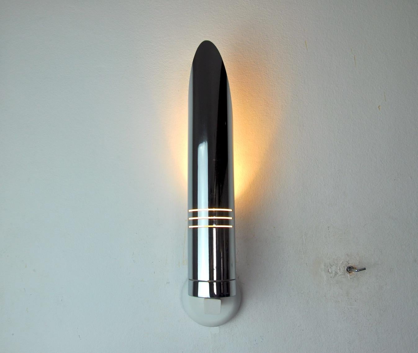 Italian Space Age Tubular Wall Lamp, Chromed Metal, Italy, 1970 For Sale