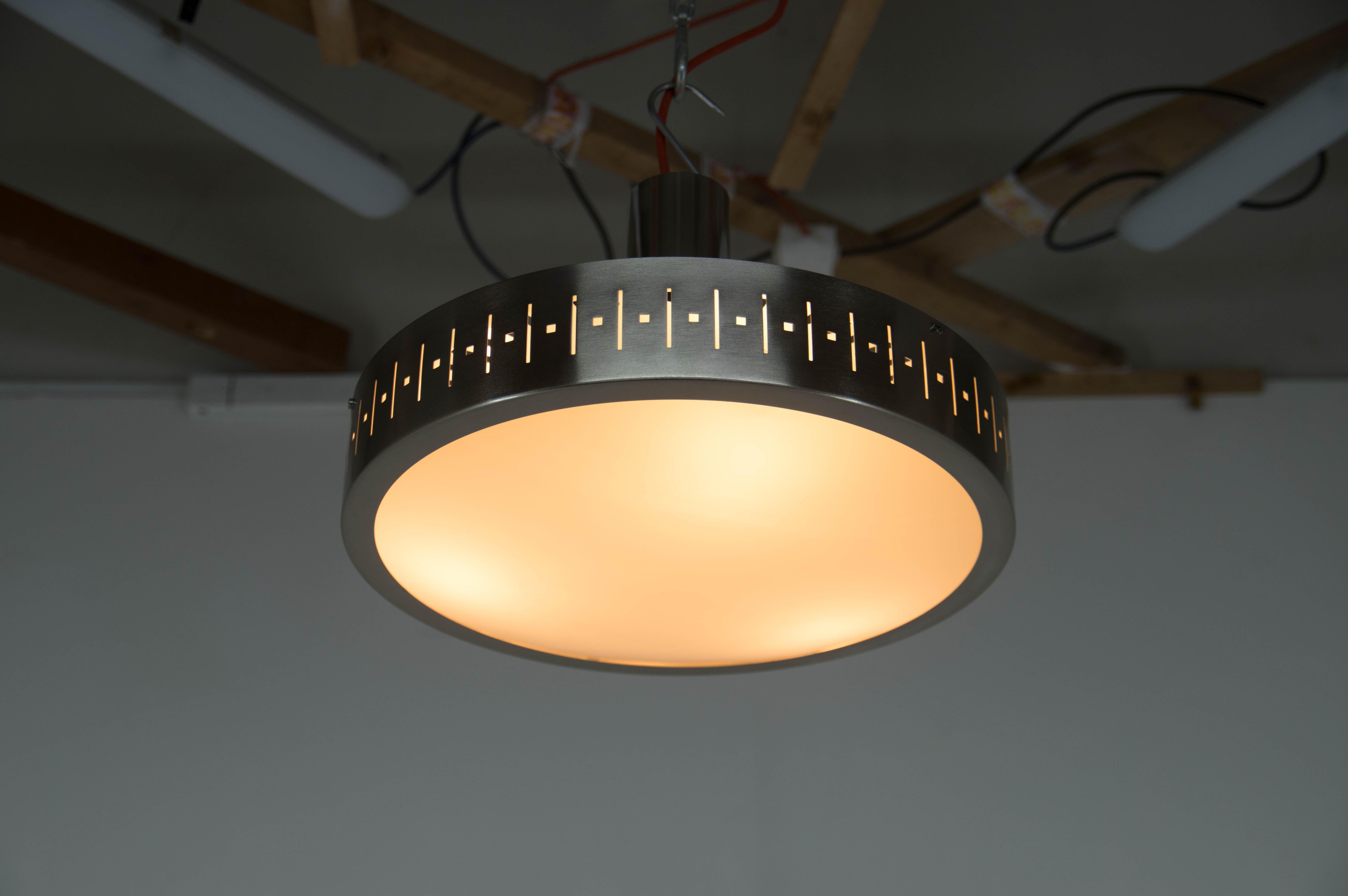 Ère spatiale Lustre UFO de l'ère spatiale, Europe, années 1960 en vente
