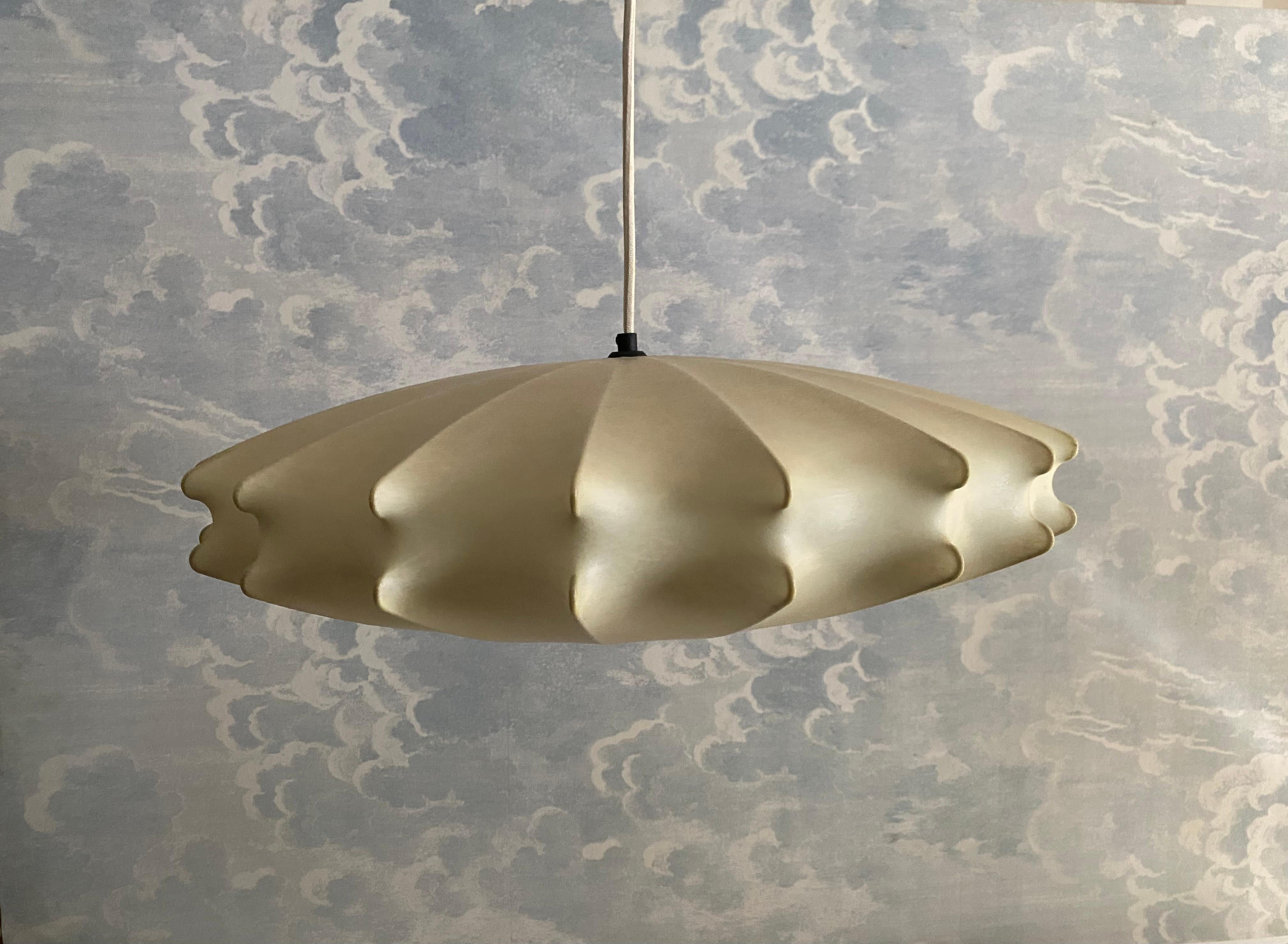 Lampada UFO Cocoon di Goldkant (Achille and Pier Giacomo Castiglioni Flos) 6