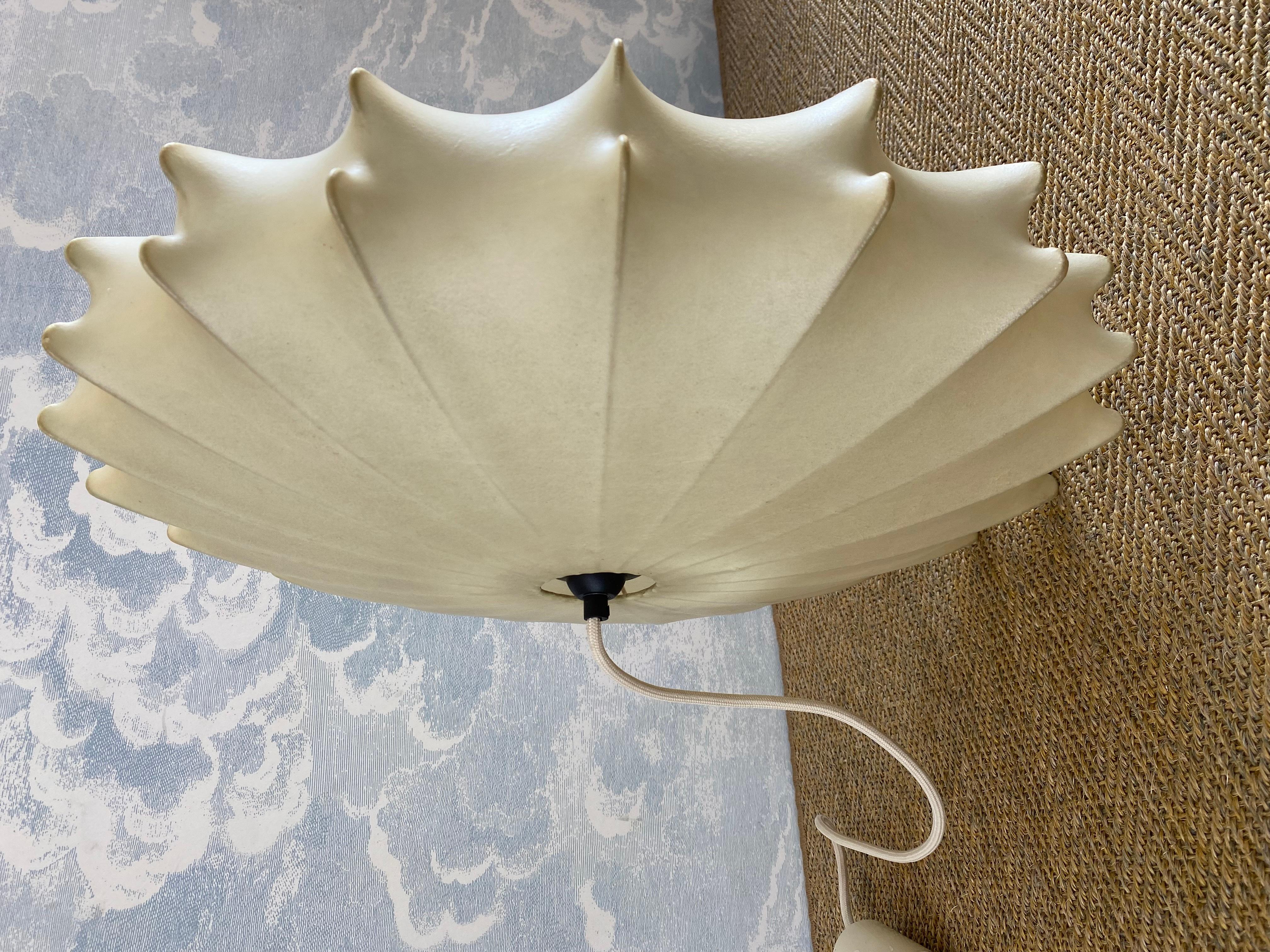 Tedesco Lampada UFO Cocoon di Goldkant (Achille and Pier Giacomo Castiglioni Flos)