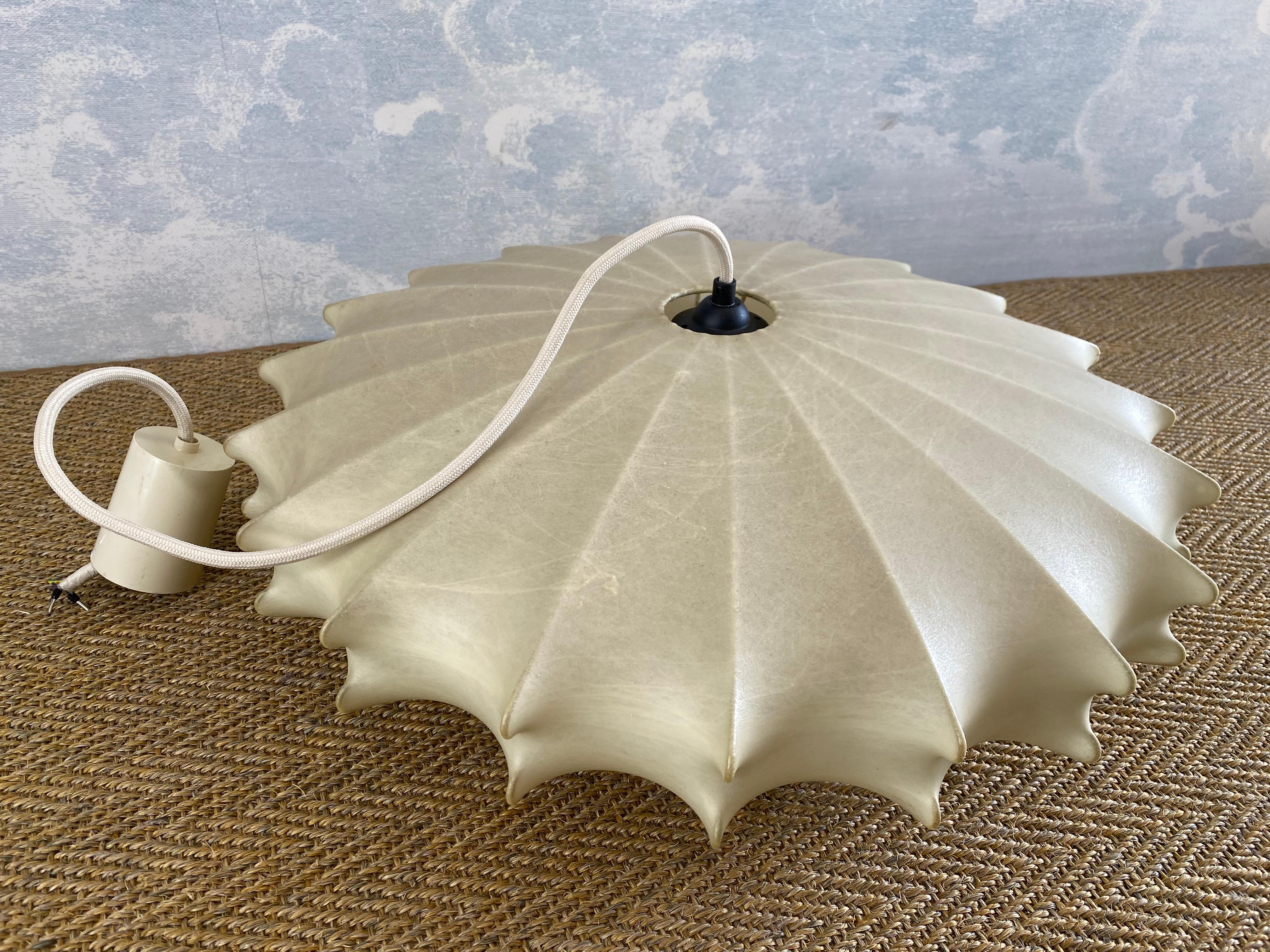 Metà XX secolo Lampada UFO Cocoon di Goldkant (Achille and Pier Giacomo Castiglioni Flos)