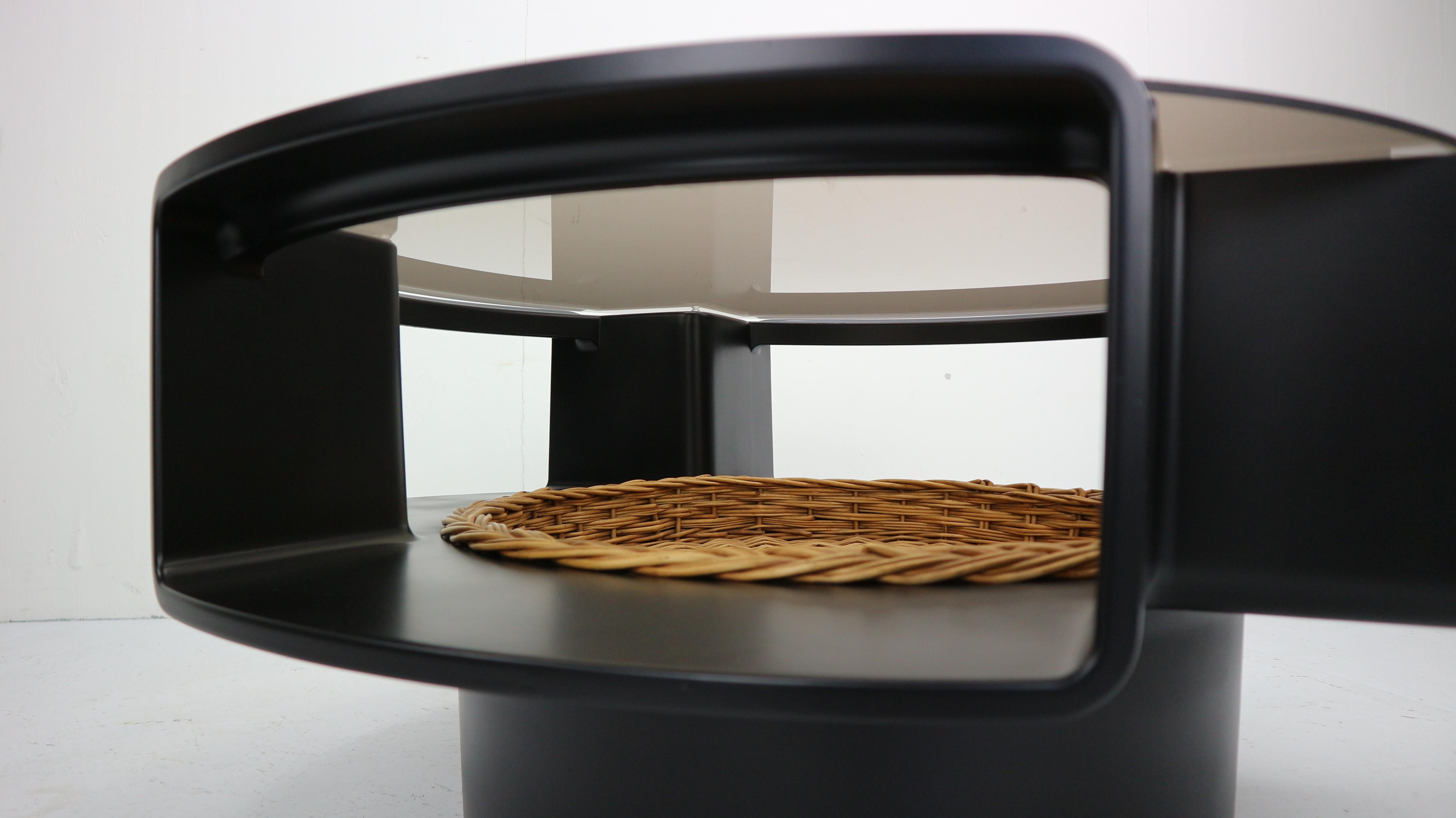  'Curver' Coffee Table in the manner of Jean Maneval , 1960 1