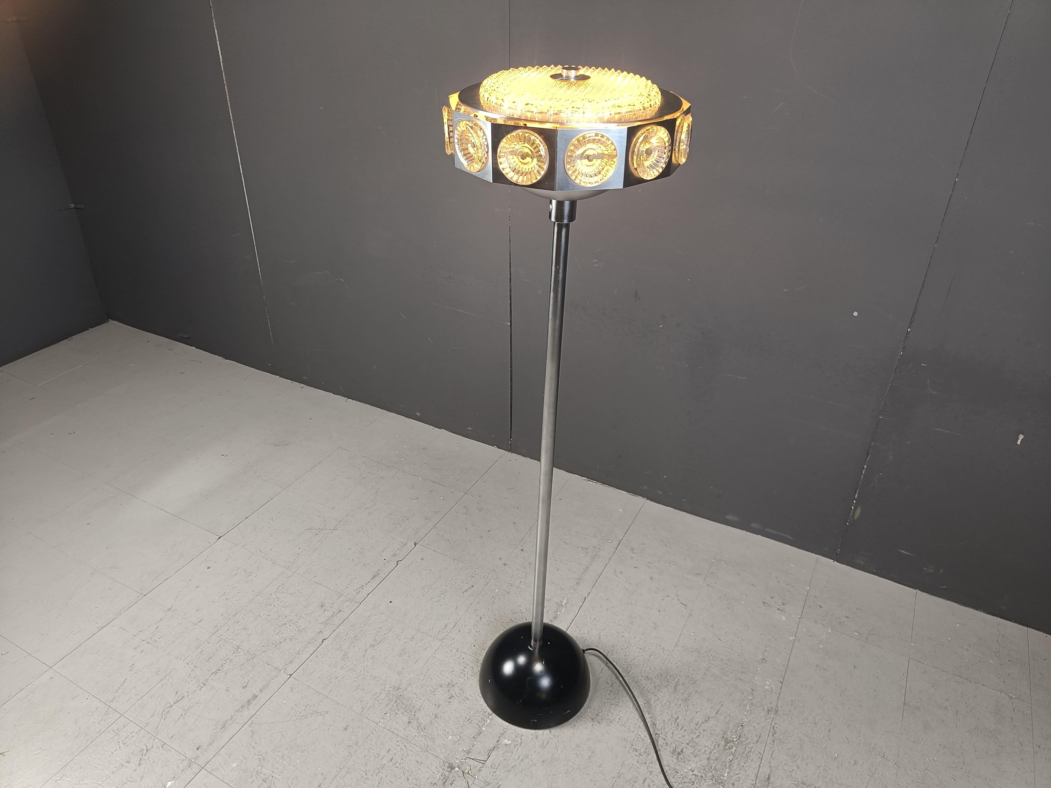 Lampadaire UFO de l'ère spatiale, 1970 en vente 4
