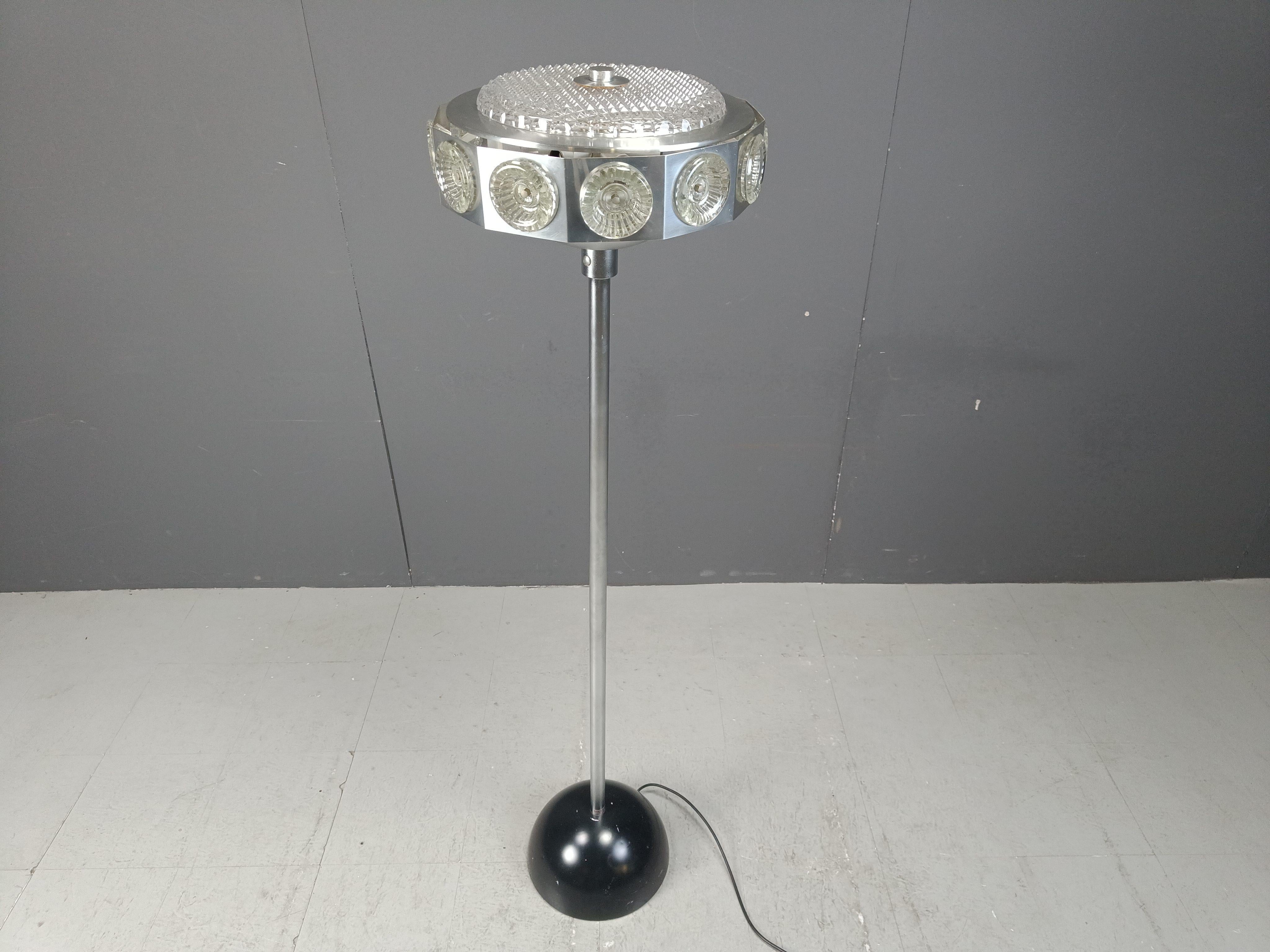 Aluminium Lampadaire UFO de l'ère spatiale, 1970 en vente