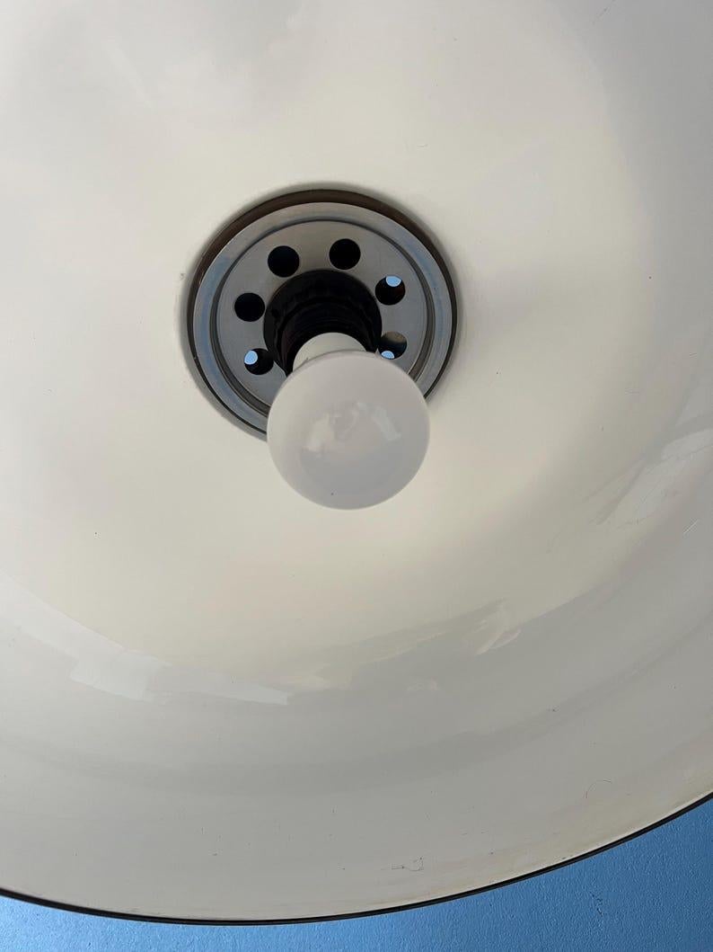 Lampada a sospensione in plexiglass a forma di fungo NO AGE, anni '70 In condizioni buone in vendita a ROTTERDAM, ZH