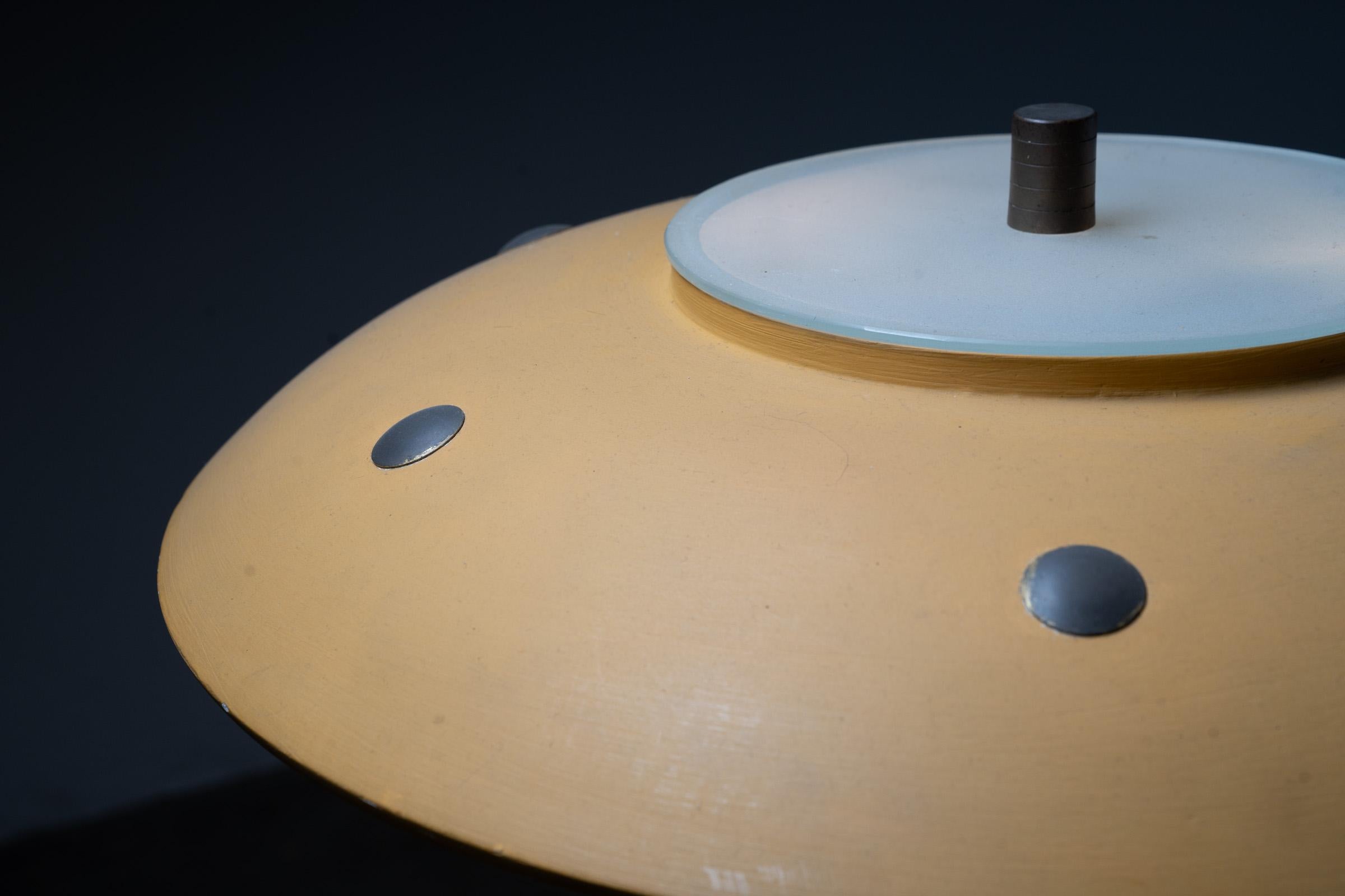 20th Century Space Age 'UFO' Mushroom Table Lamp with Ochre Yellow Shade and Glass Diffuser For Sale