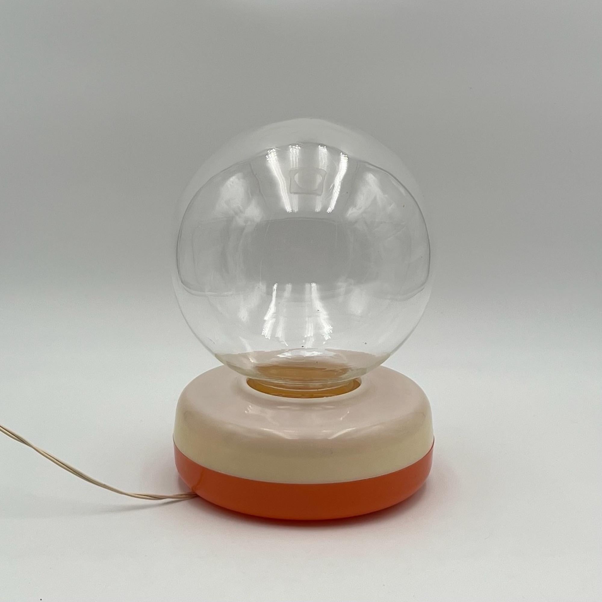 Lampe de bureau orange UFO de l'ère spatiale avec bol en verre, années 1960 en vente 2