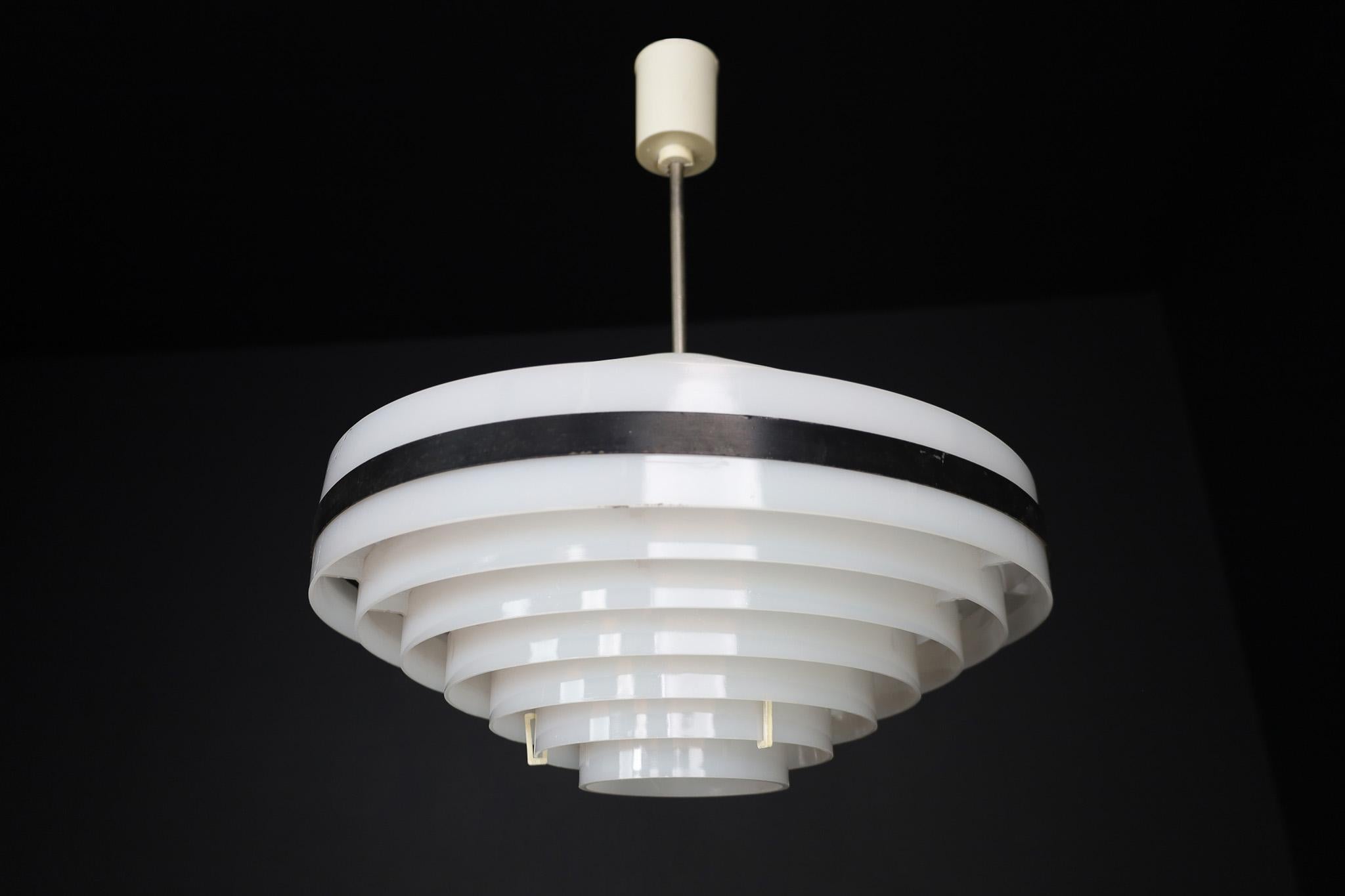 Tchèque Lampe suspendue OVNI de l'ère spatiale, République tchèque, 1970 en vente