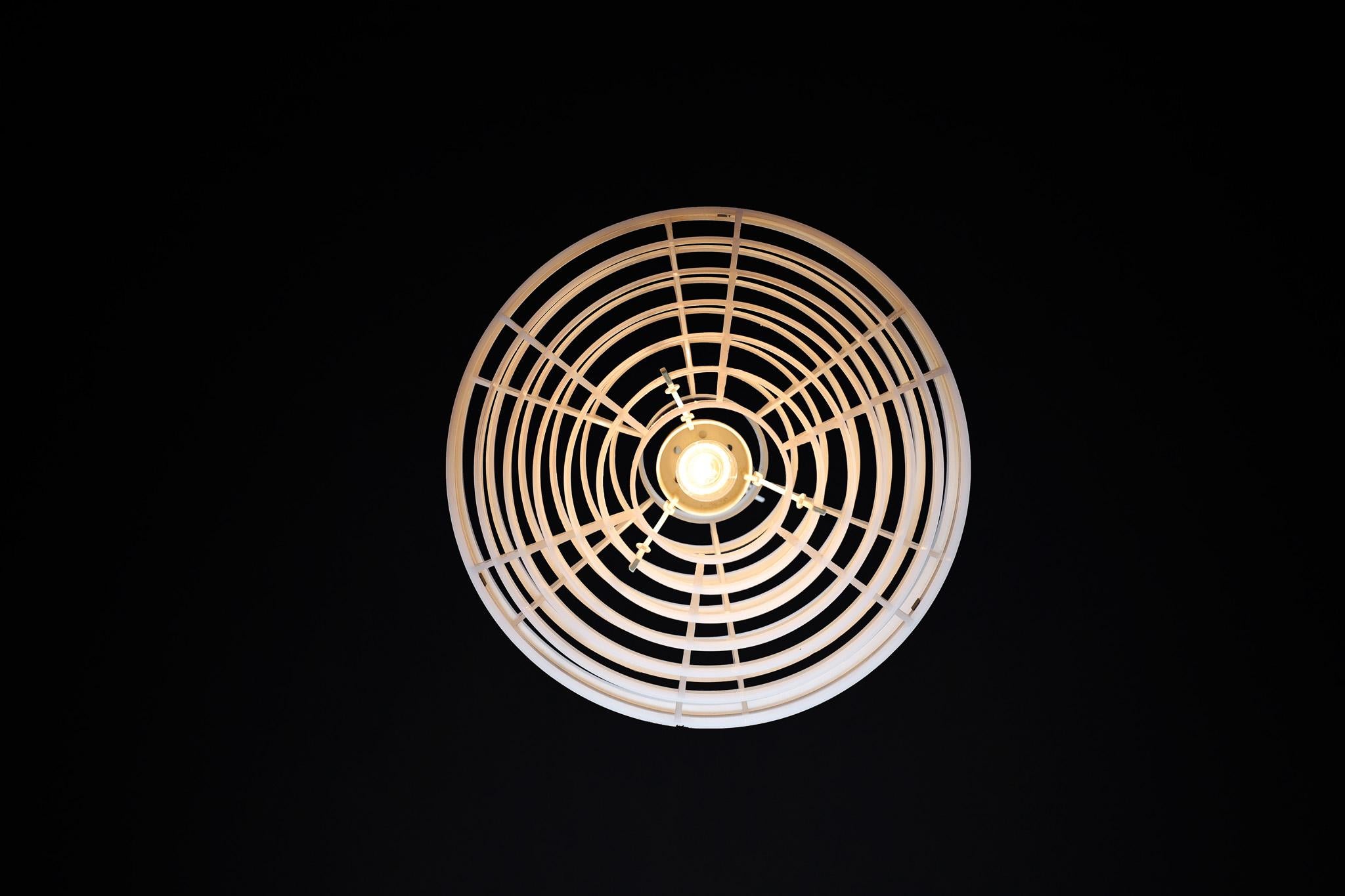 Lampe suspendue OVNI de l'ère spatiale, République tchèque, 1970 en vente 1