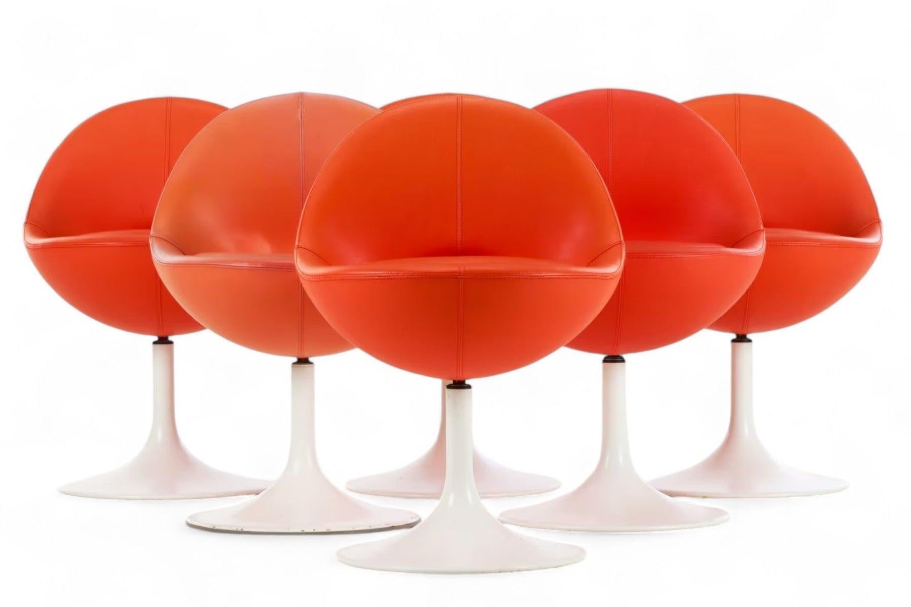 Origine : Danemark
Designer : Borje Johanson
Fabricant : Johanson Design, Markaryd
Époque : 1968
MATERIAL : Cuir, stratifié
Dimensions : 32,25