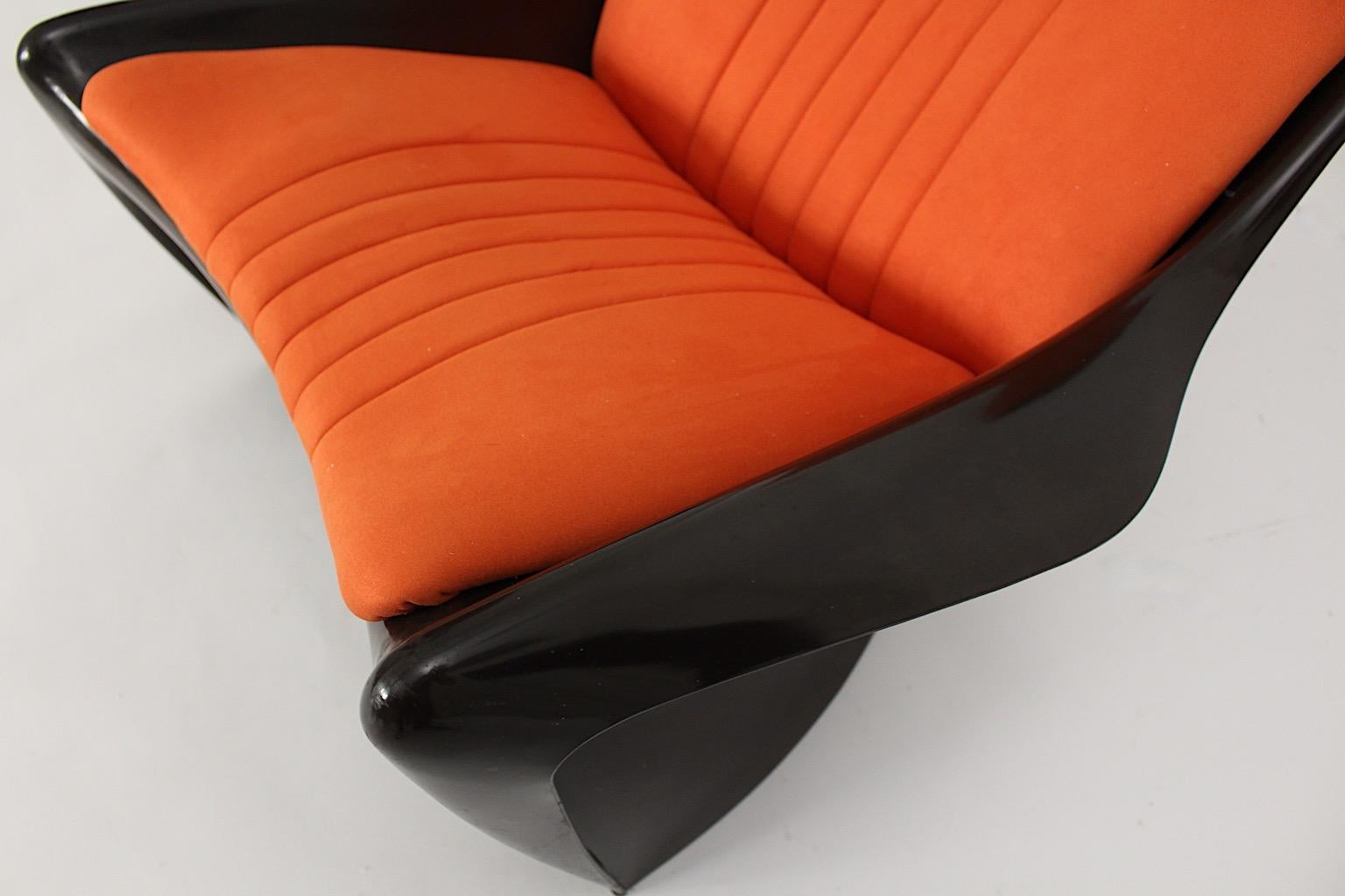 Chaise longue en plastique marron et orange de l'ère spatiale Steen Ostergaard, années 1960 en vente 2