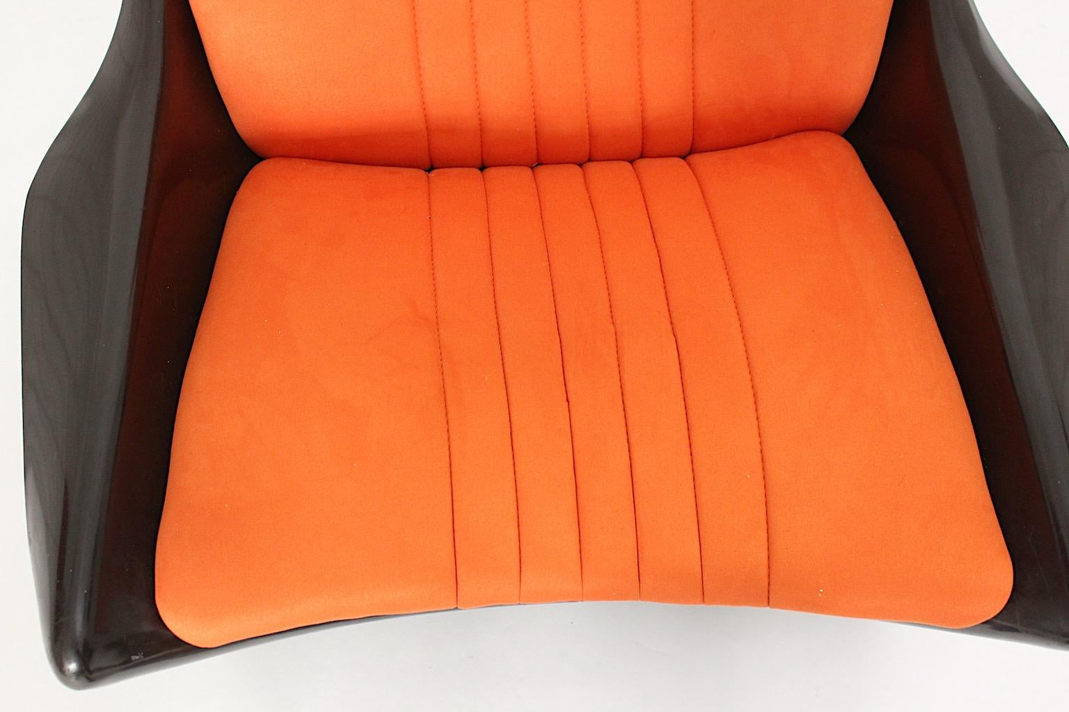 Chaise longue en plastique marron et orange de l'ère spatiale Steen Ostergaard, années 1960 en vente 6