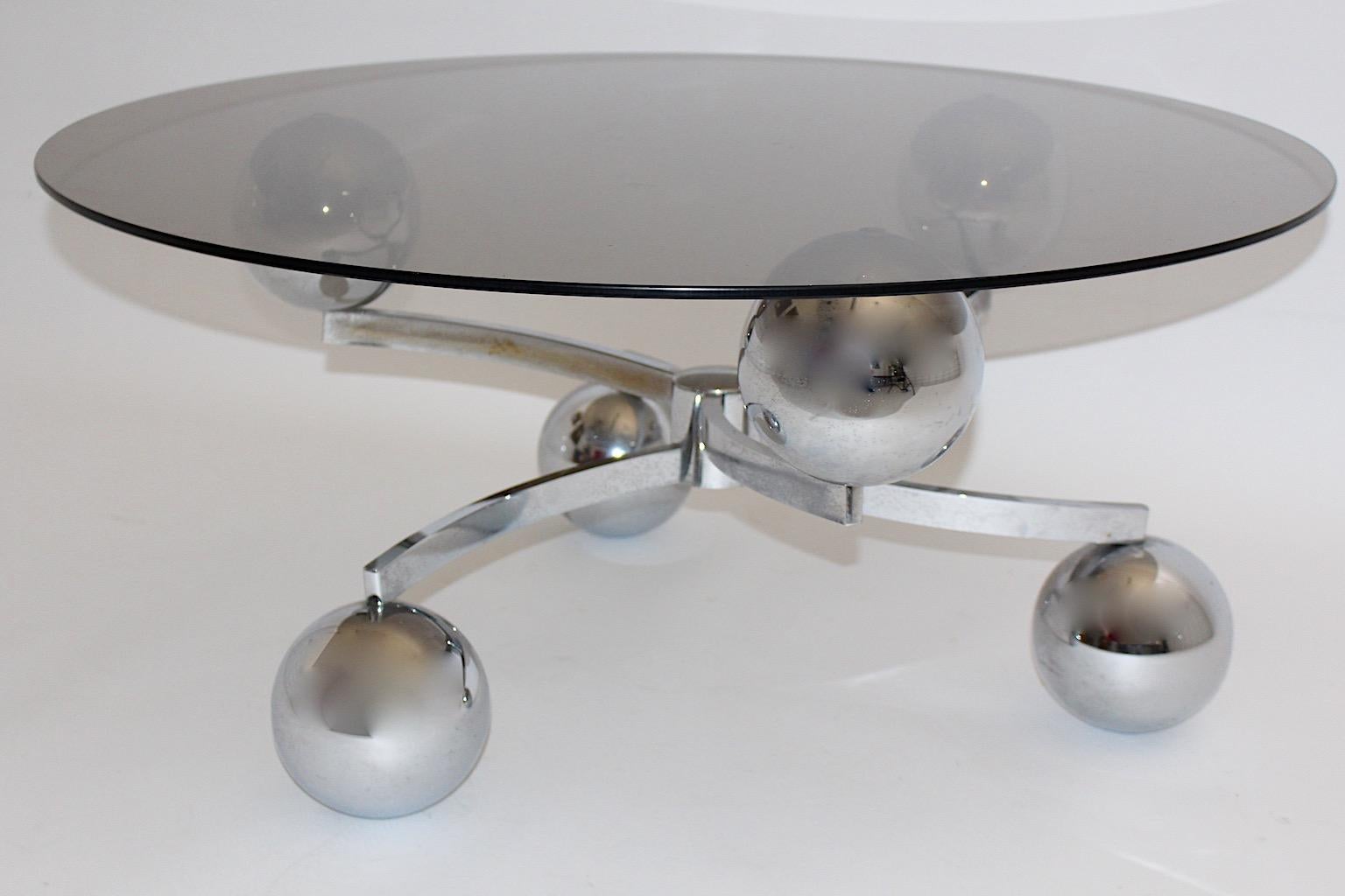 Space Age Vintage Chromed Metal Sputnik Sofa Table Coffee Table circa 1970 In Good Condition For Sale In Vienna, AT
