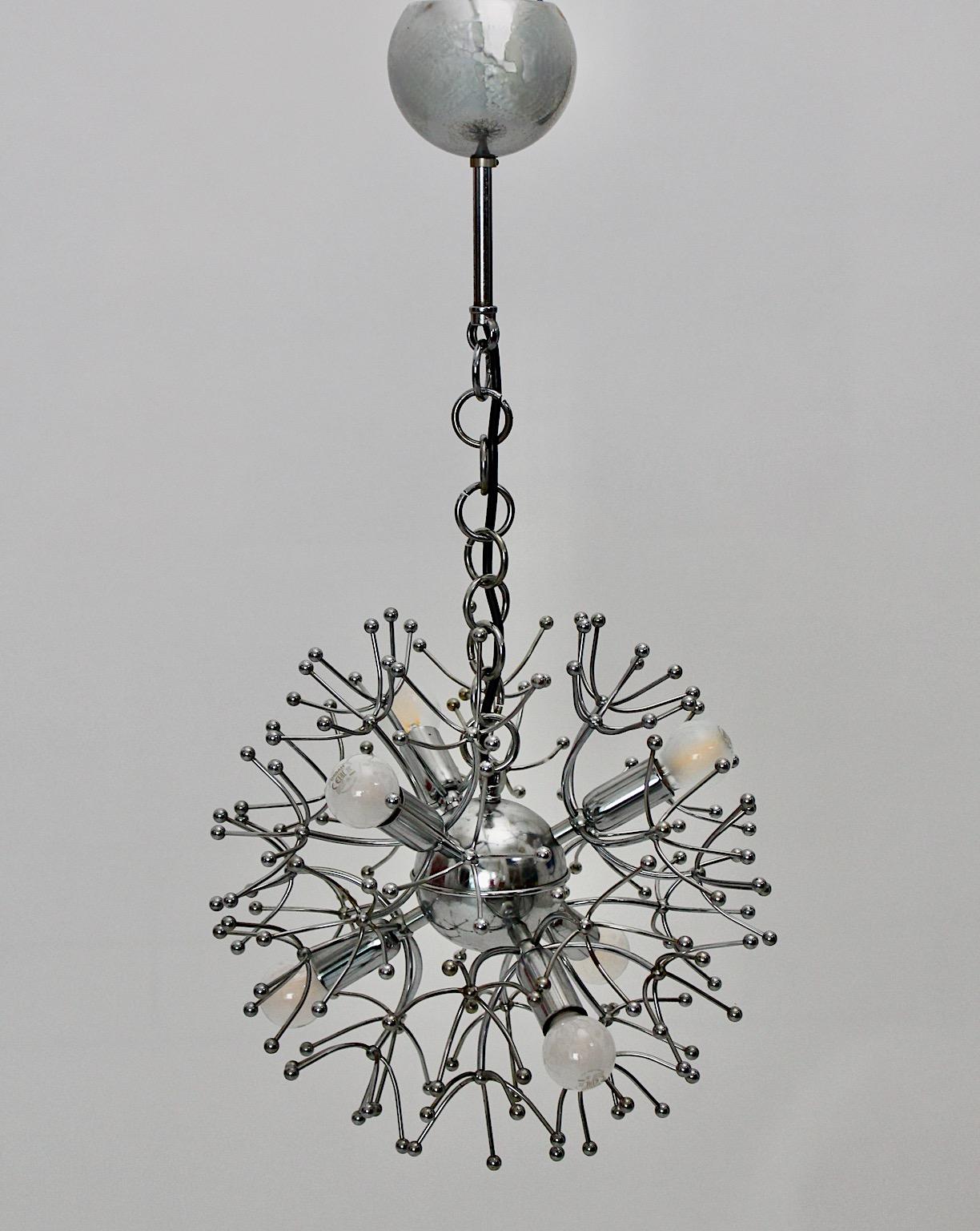 Space Age Vintage Circular Sputnik Chromed Pendant Gaetano Sciolari 1960s, Italy In Good Condition For Sale In Vienna, AT