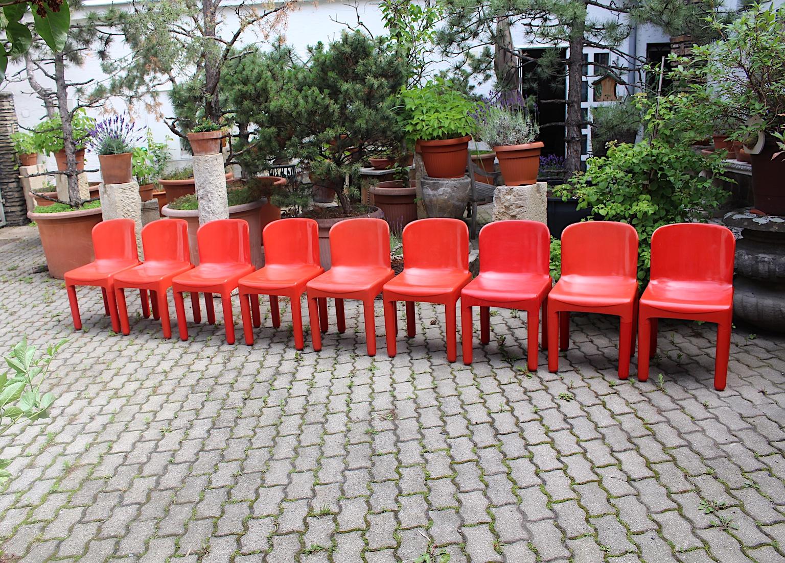 Ère spatiale Huit chaises de salle à manger en plastique rouge de l'ère spatiale vintage par Marcello Siard, Italie, 1969 en vente