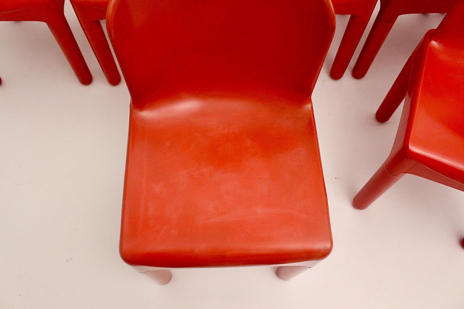 Space Age Vintage Ocho sillas de comedor de plástico rojo Marcello Siard 1969 Italia en venta 5