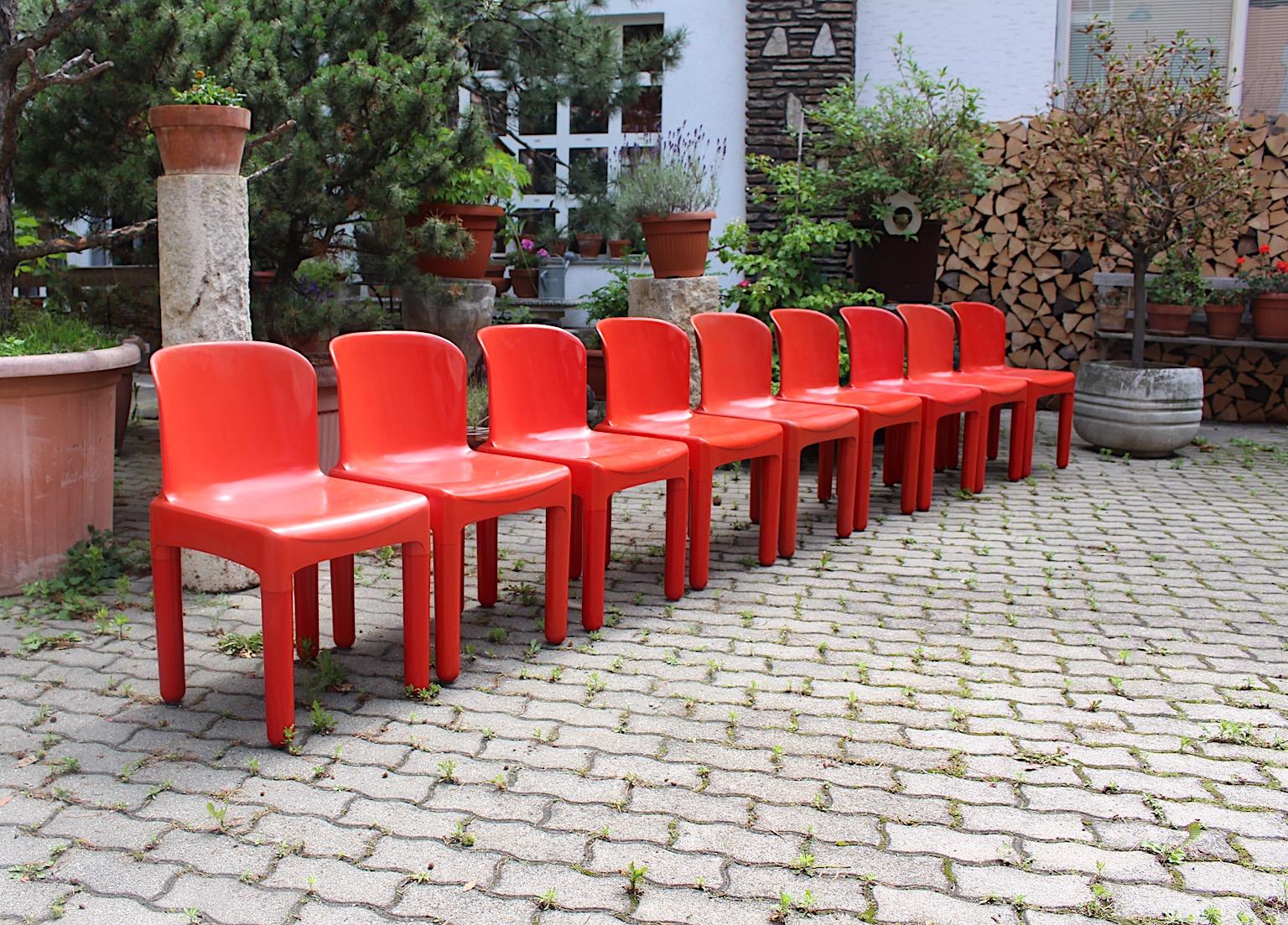 Space Age Vintage Ocho sillas de comedor de plástico rojo Marcello Siard 1969 Italia en Desgastado estado para la venta en Vienna, AT