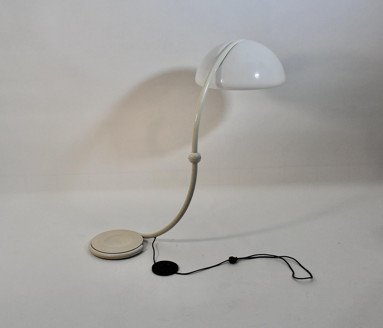 Space Age Vintage Floor Lamp White Plastic Metal Elio Martinelli 1970s Italy For Sale 4
