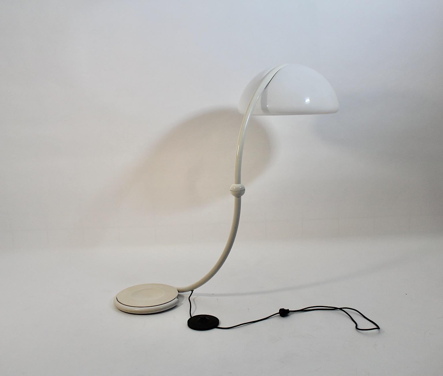 Space Age Vintage Floor Lamp White Plastic Metal Elio Martinelli 1970s Italy For Sale 5