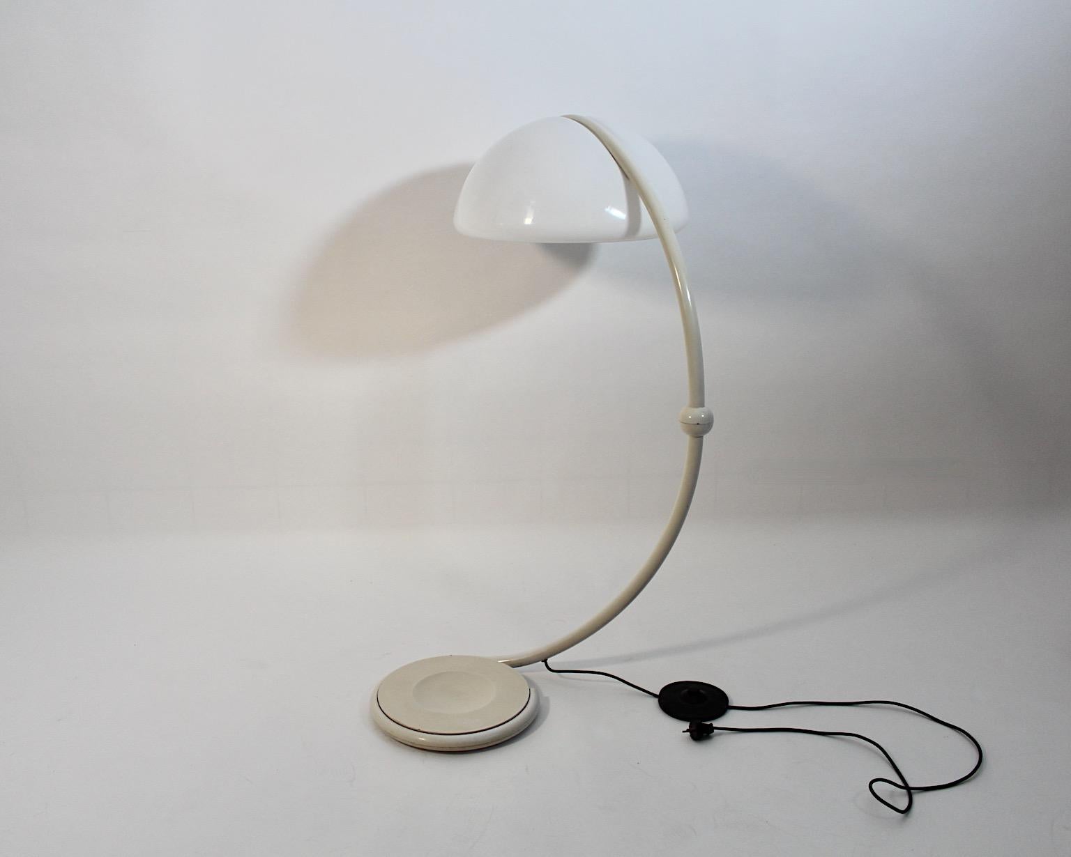 Space Age Vintage Floor Lamp White Plastic Metal Elio Martinelli 1970s Italy For Sale 2
