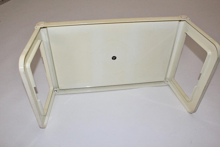 Space Age Vintage Foldable Ivory Plastic Table Luigi Massoni Guzzini 1970s Italy For Sale 3