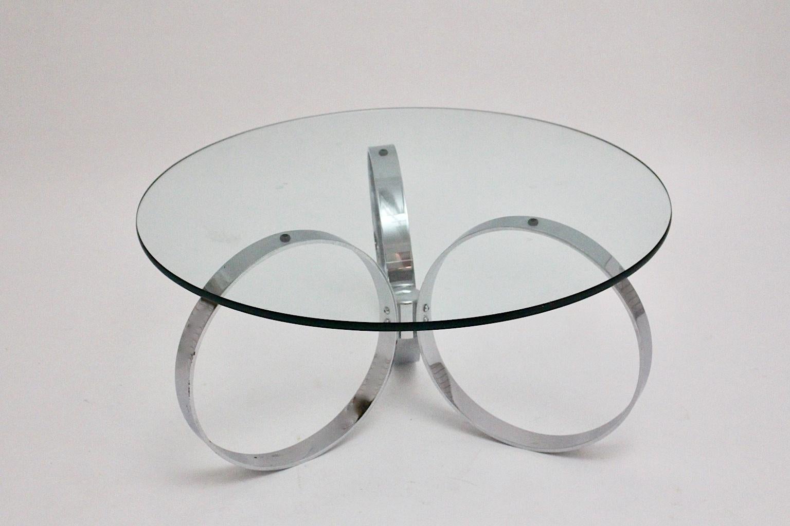 Space Age Vintage Glas verchromt Couchtisch oder Sofa Tisch mit Ringen:: 1960er Jahre im Zustand „Gut“ im Angebot in Vienna, AT