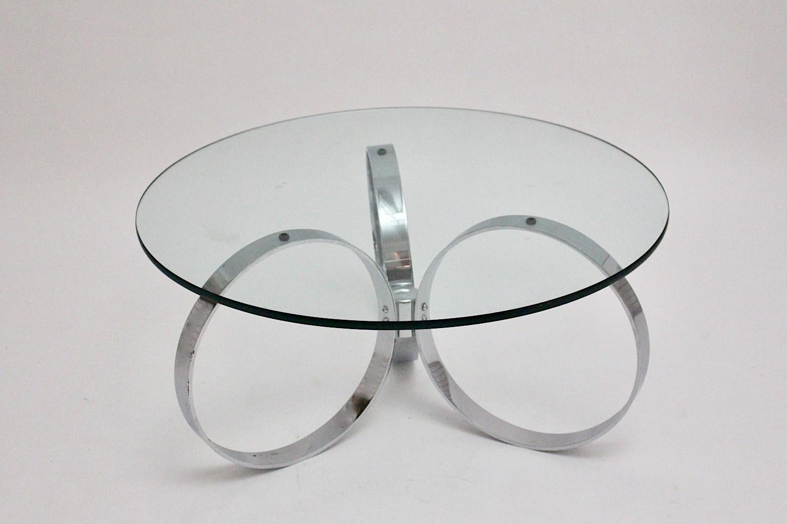 Ère spatiale Table basse ou table de canapé chromée de l'ère spatiale avec anneaux, années 1960 en vente