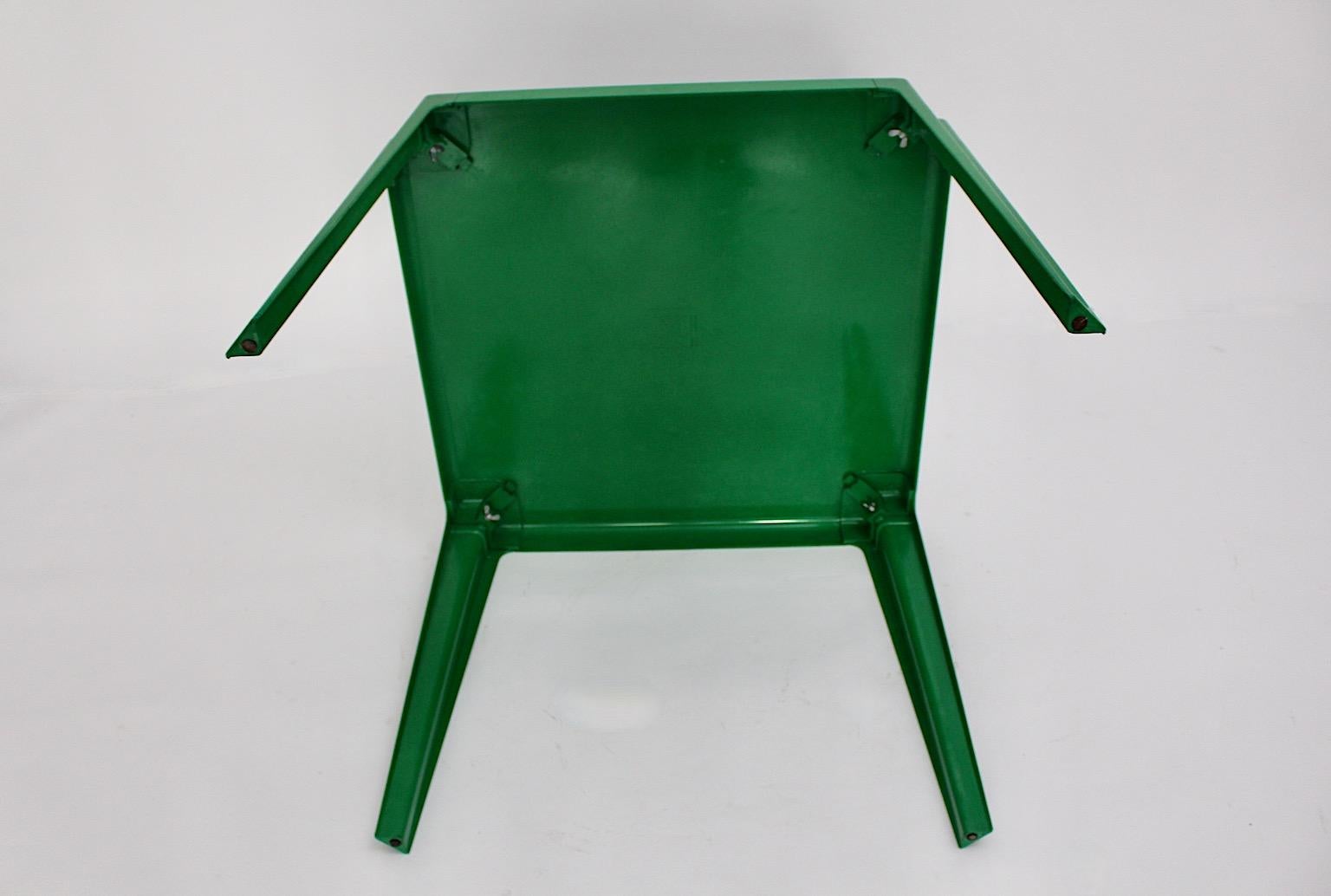 Mid-20th Century Space Age Vintage Green Plastic Dining Table Patio Table Helmut Bätzner, 1960s For Sale