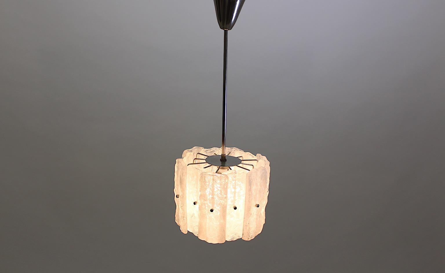 Autrichien Lustre ou pendentif en lucite mi-siècle moderne, Autriche, années 1960 en vente