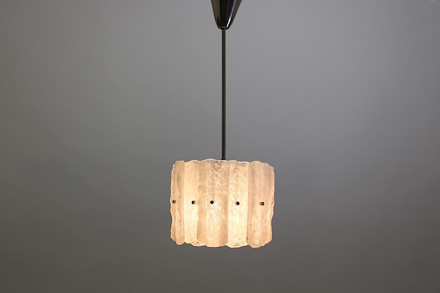 Milieu du XXe siècle Lustre ou pendentif en lucite mi-siècle moderne, Autriche, années 1960 en vente