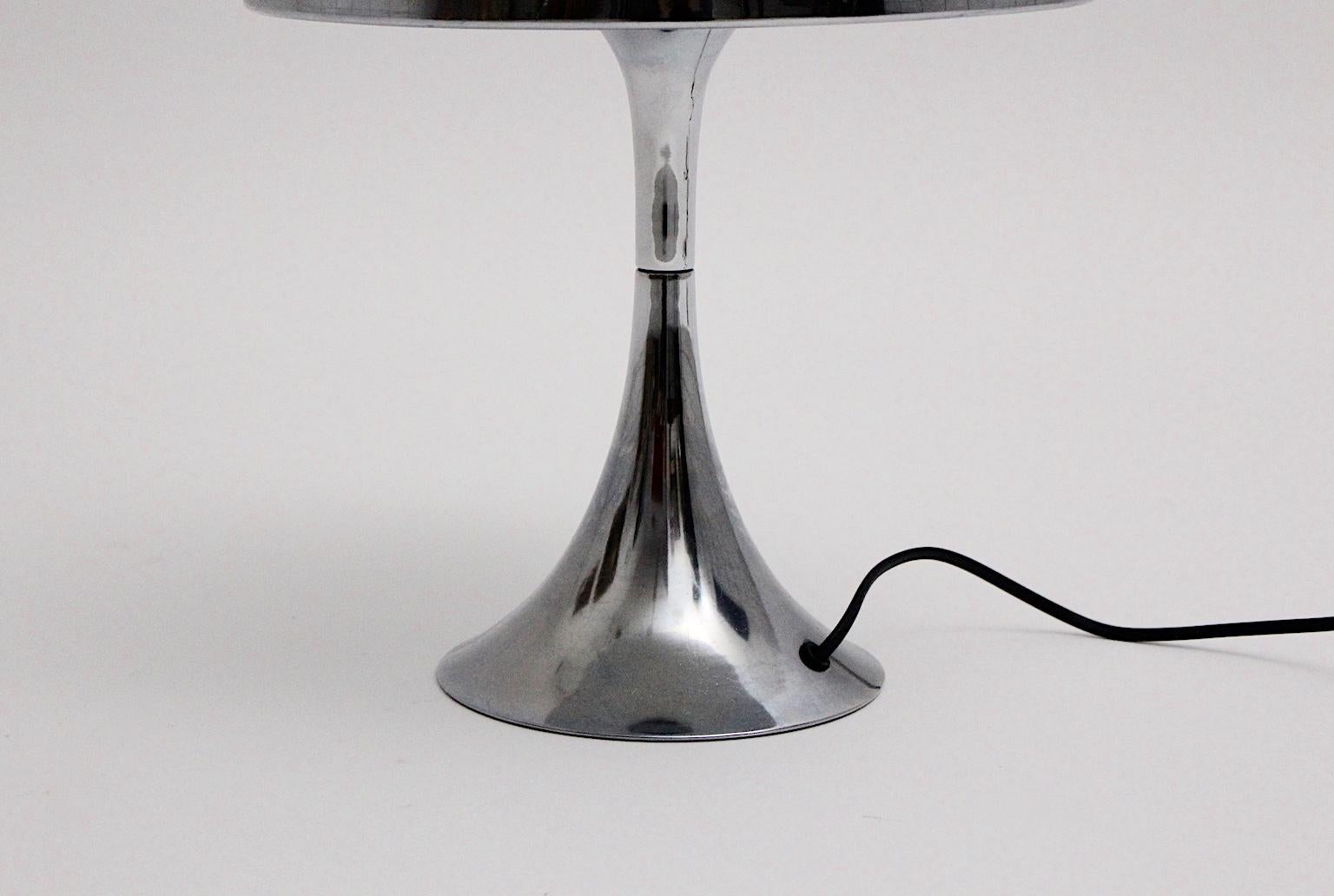 Space Age Vintage Metal Trumpet Table Lamp the Style of Goffedo Reggiani In Good Condition For Sale In Vienna, AT