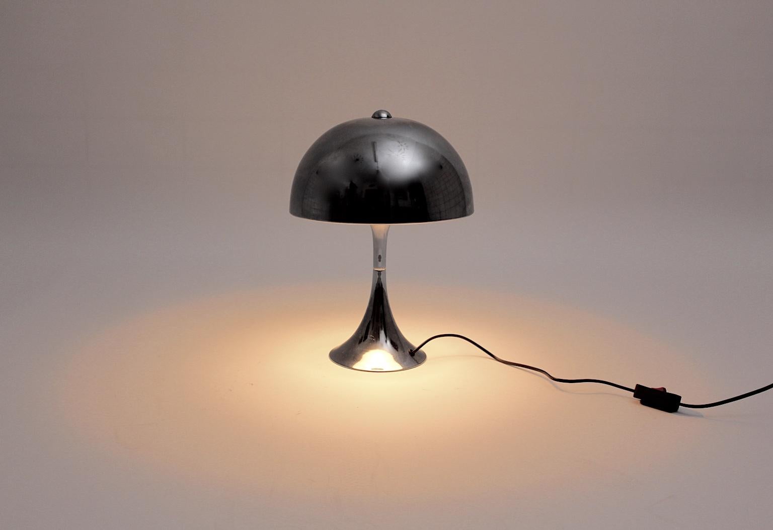 Late 20th Century Space Age Vintage Metal Trumpet Table Lamp the Style of Goffedo Reggiani For Sale