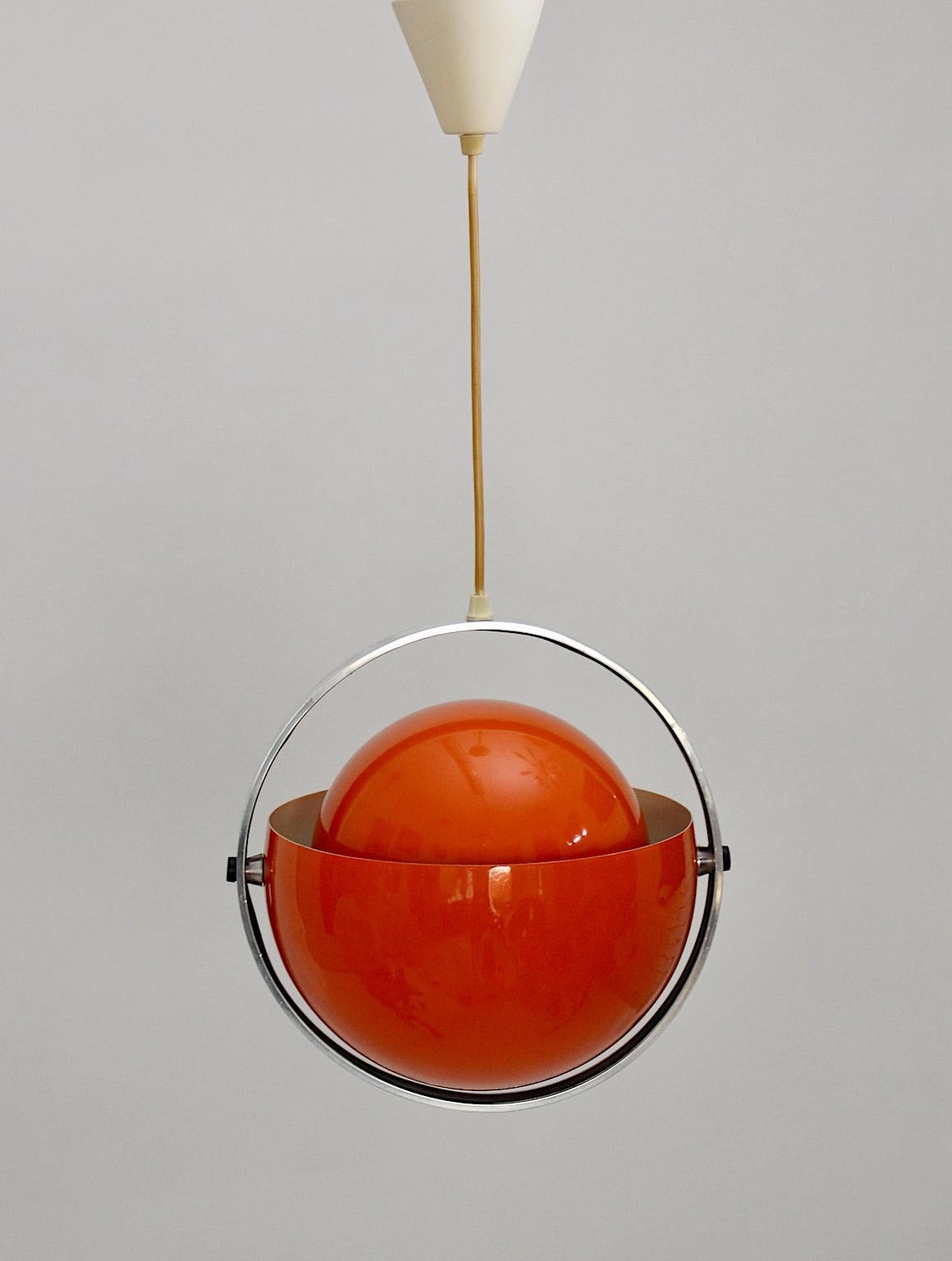 Lustre à suspension en métal orange de l'ère spatiale vintage Brylle Jacobsen, 1970, Danemark en vente 1