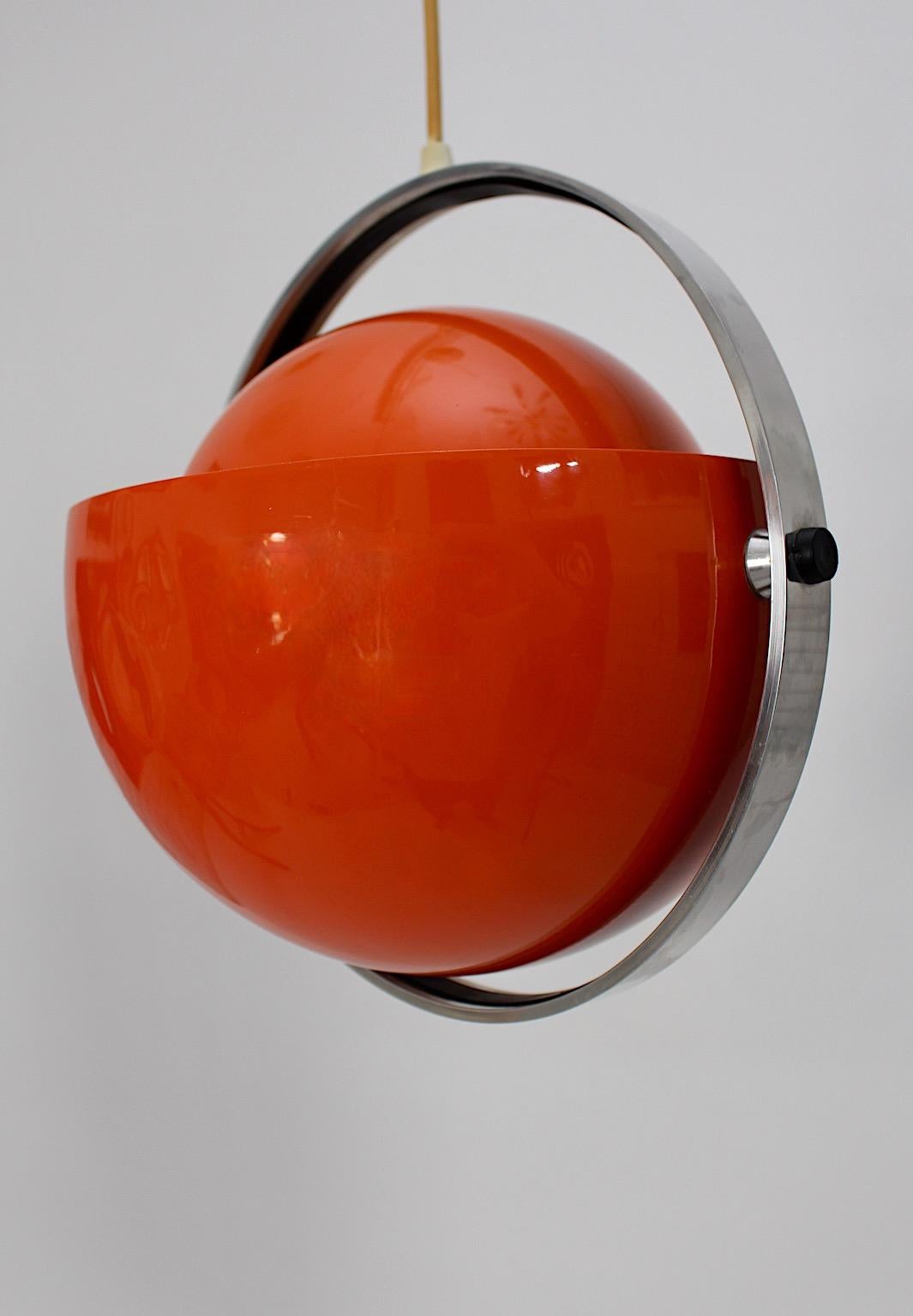 Lustre à suspension en métal orange de l'ère spatiale vintage Brylle Jacobsen, 1970, Danemark en vente 3