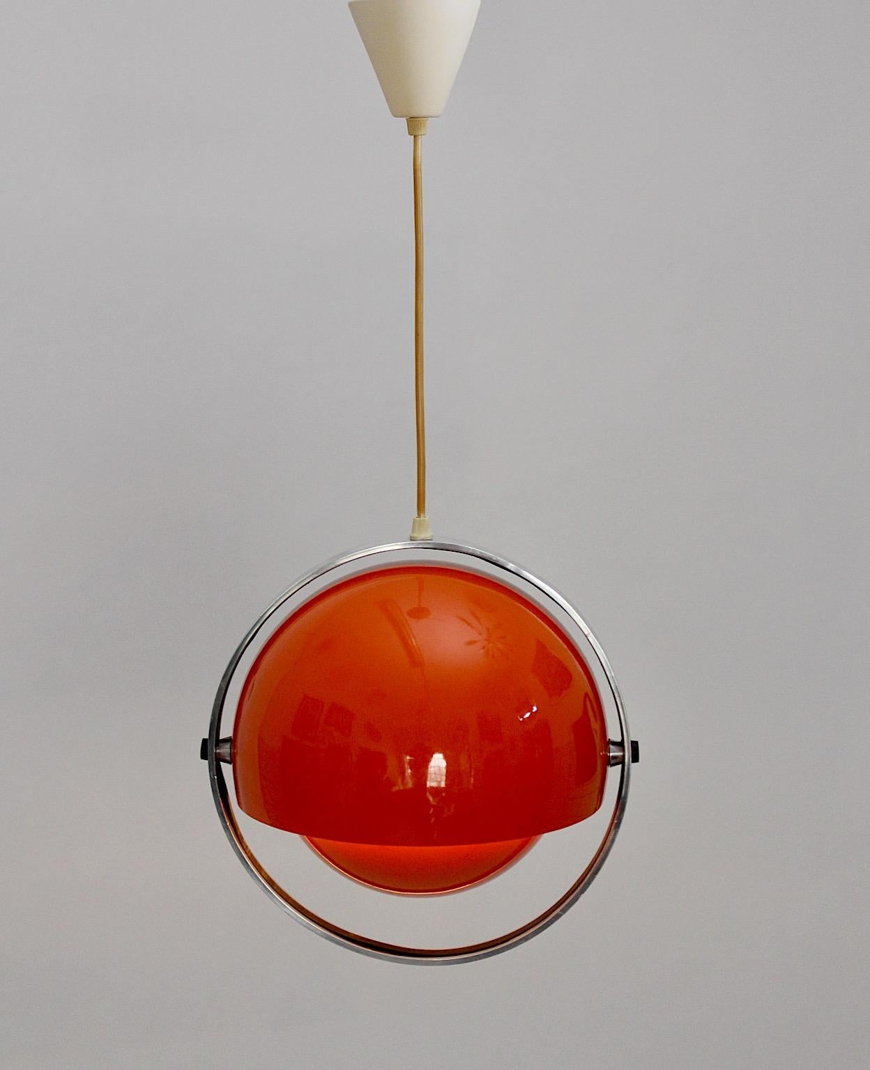 Danois Lustre à suspension en métal orange de l'ère spatiale vintage Brylle Jacobsen, 1970, Danemark en vente