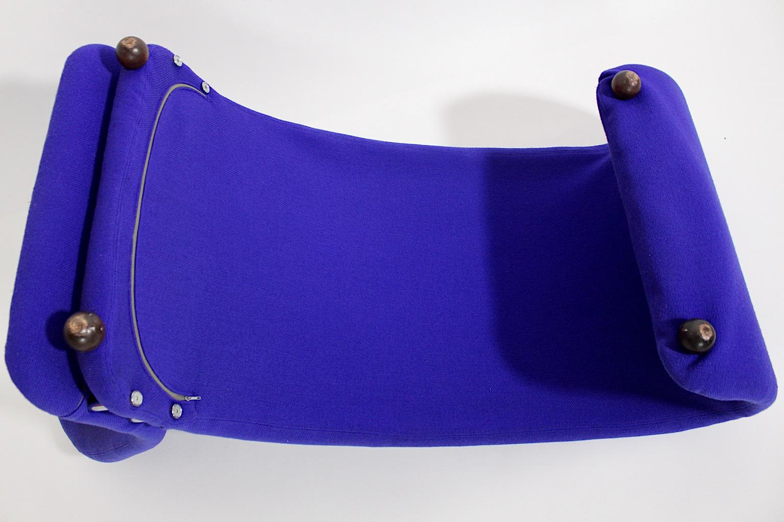 Chaise longue bleue organique Anthropomorphe de l'ère spatiale - Verner Panton - 1962/63 en vente 9