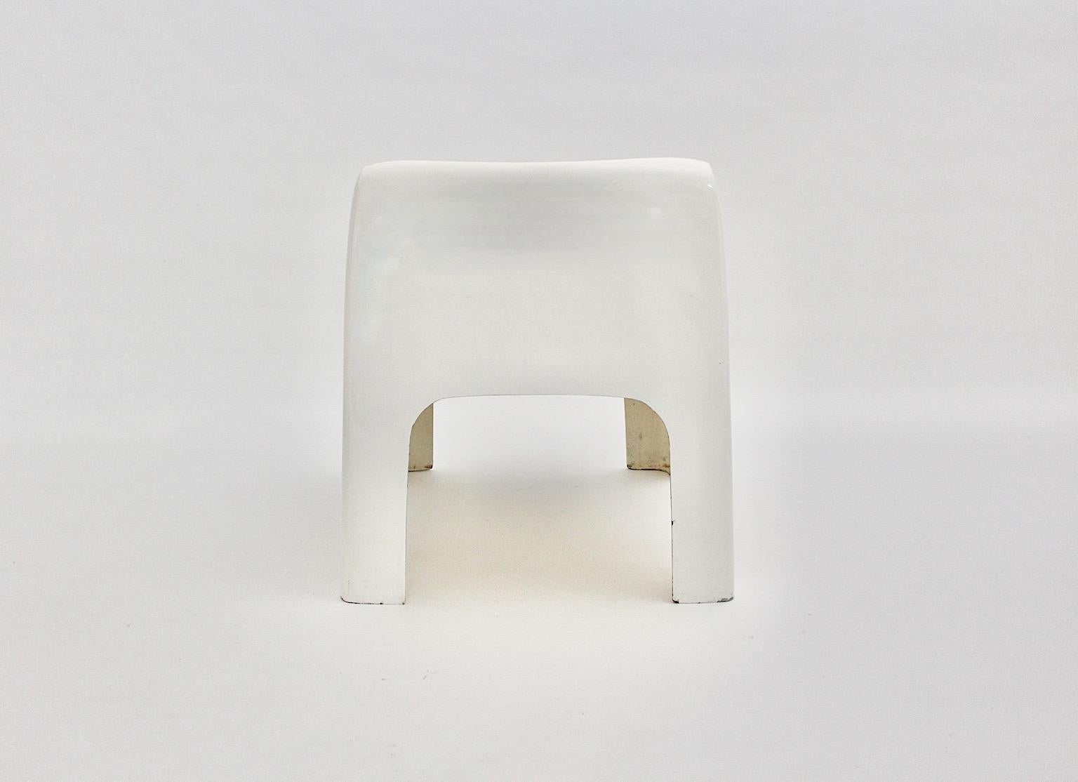 Space Age Vintage Plastic White Lounge Chair Ahti Kotikoski Anatomia 1968  For Sale 5