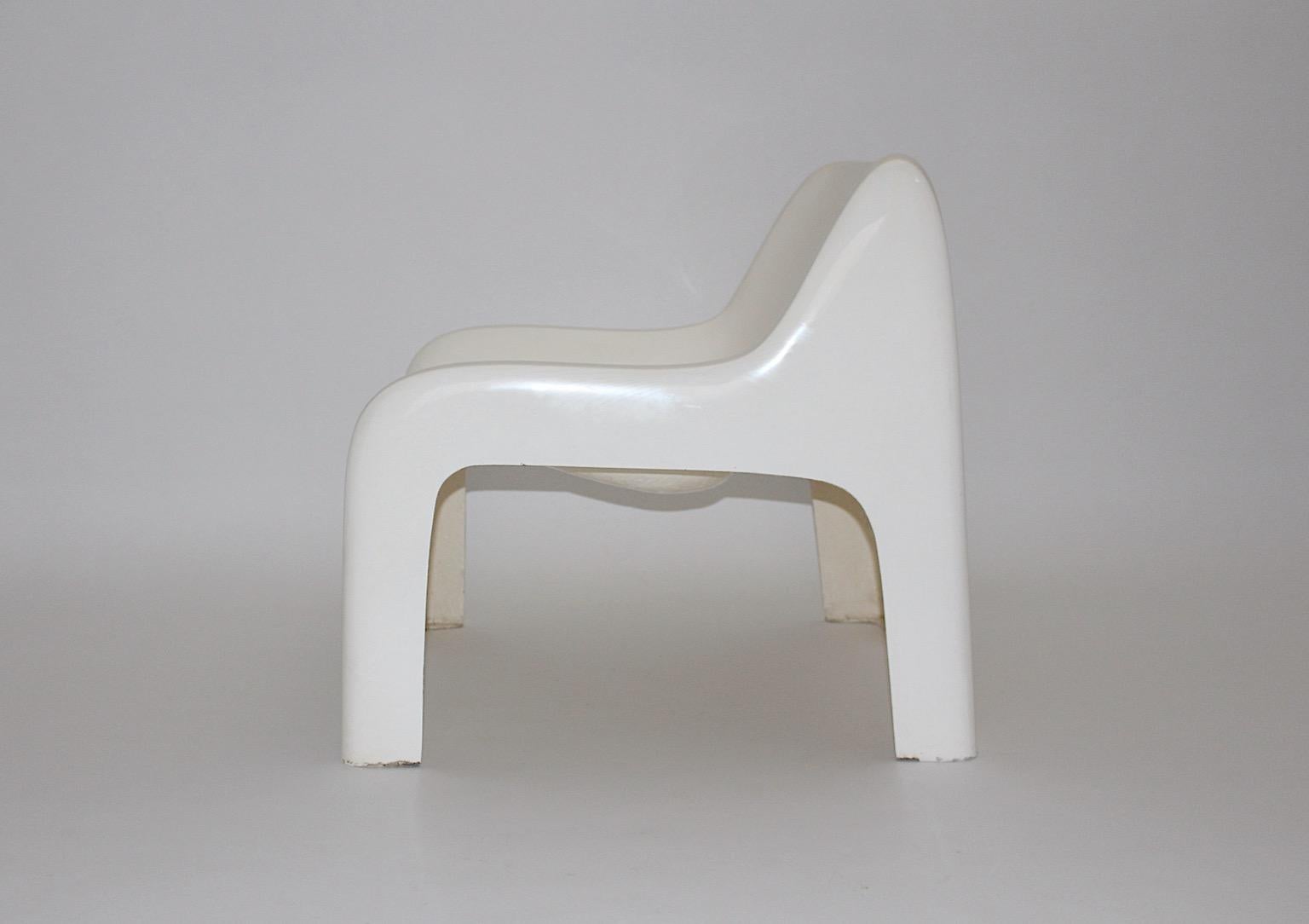 Space Age Vintage Plastic White Lounge Chair Ahti Kotikoski Anatomia 1968  For Sale 7