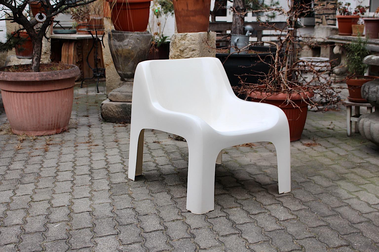 Space Age Vintage Plastic White Lounge Chair Ahti Kotikoski Anatomia 1968  For Sale 9