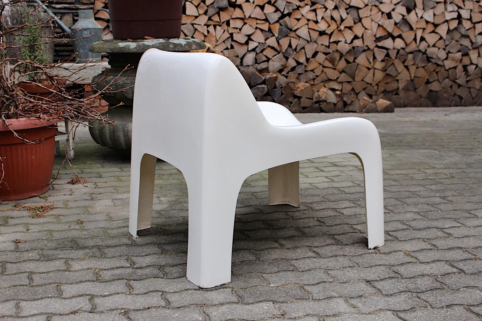 Space Age Vintage Plastic White Lounge Chair Ahti Kotikoski Anatomia 1968  For Sale 11