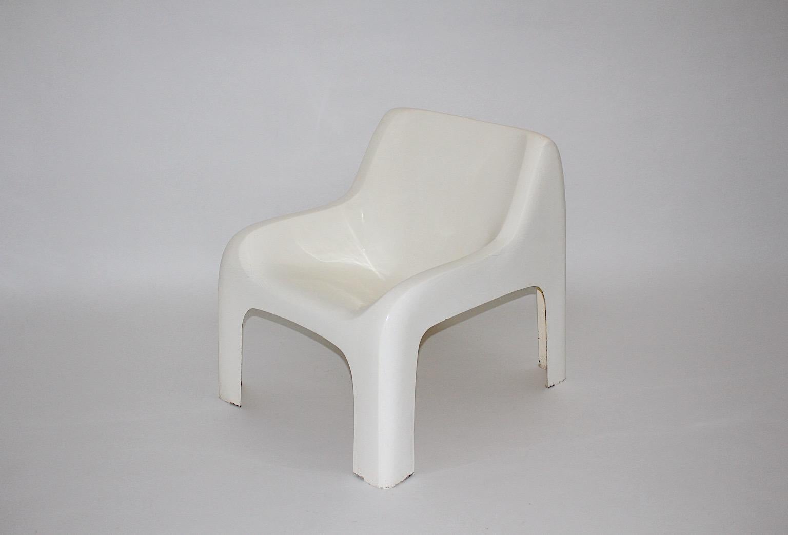 20th Century Space Age Vintage Plastic White Lounge Chair Ahti Kotikoski Anatomia 1968  For Sale