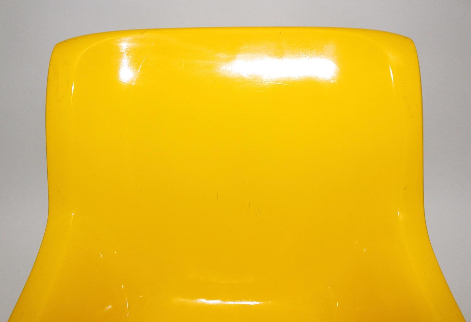 Space Age Vintage Plastic Yellow Lounge Chair Ahti Kotikoski for Asko 1960s  For Sale 4