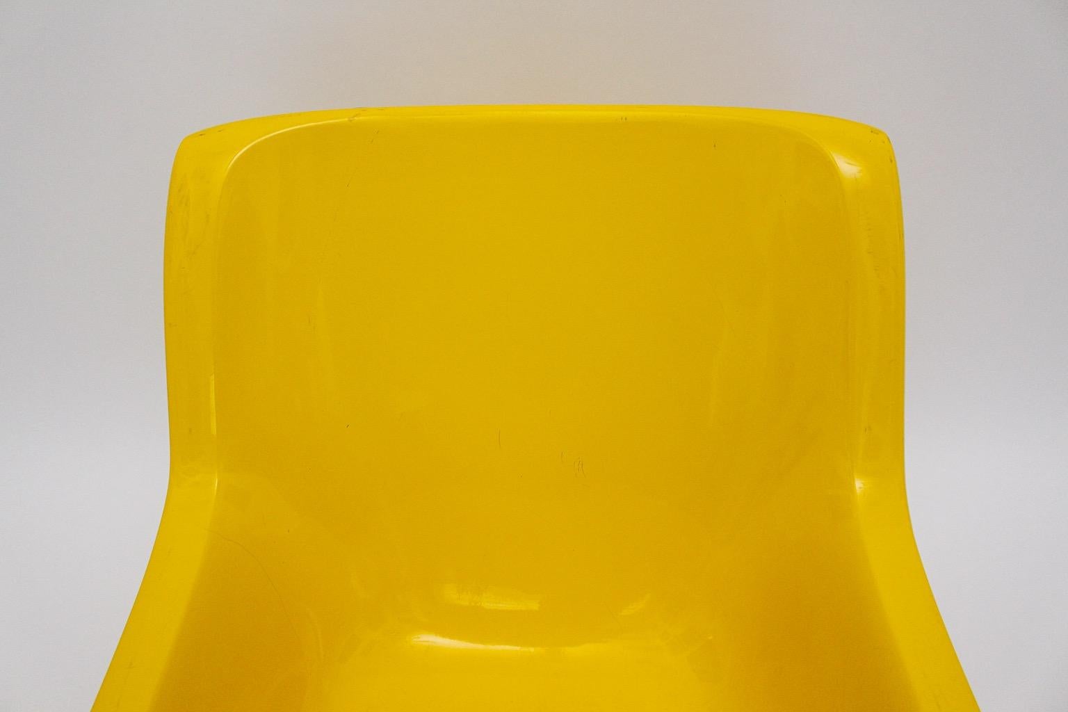 Space Age Vintage Plastic Yellow Lounge Chair Ahti Kotikoski for Asko 1960s  For Sale 5