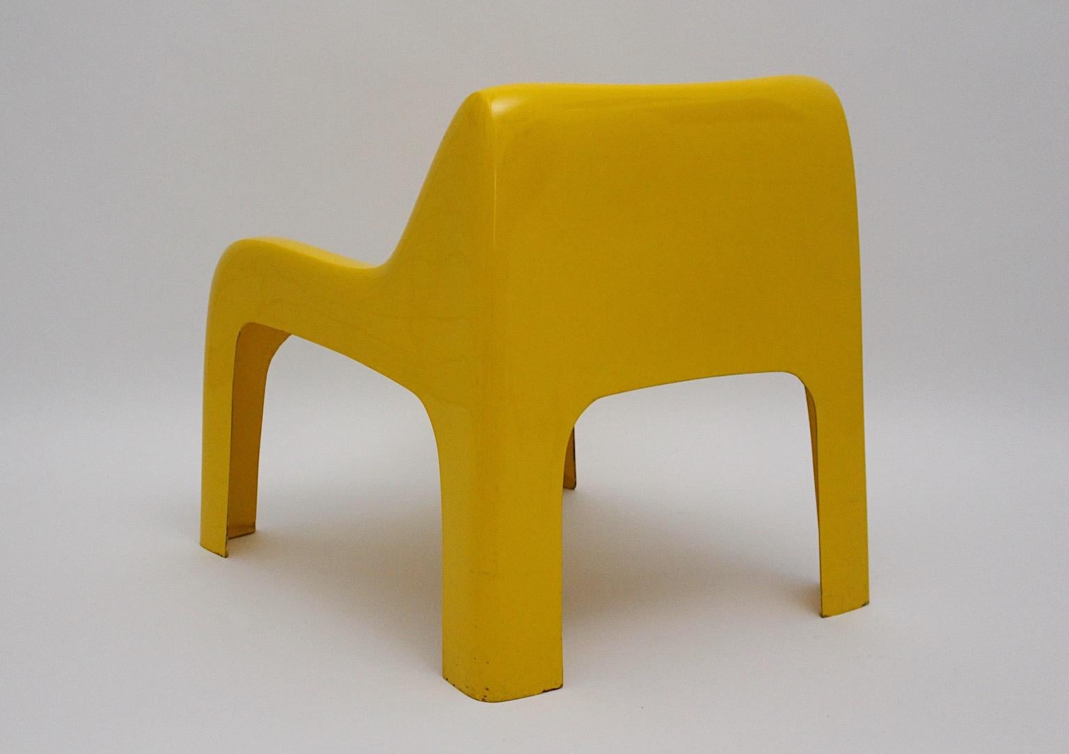 Space Age Vintage Plastic Yellow Lounge Chair Ahti Kotikoski for Asko 1960s  For Sale 6