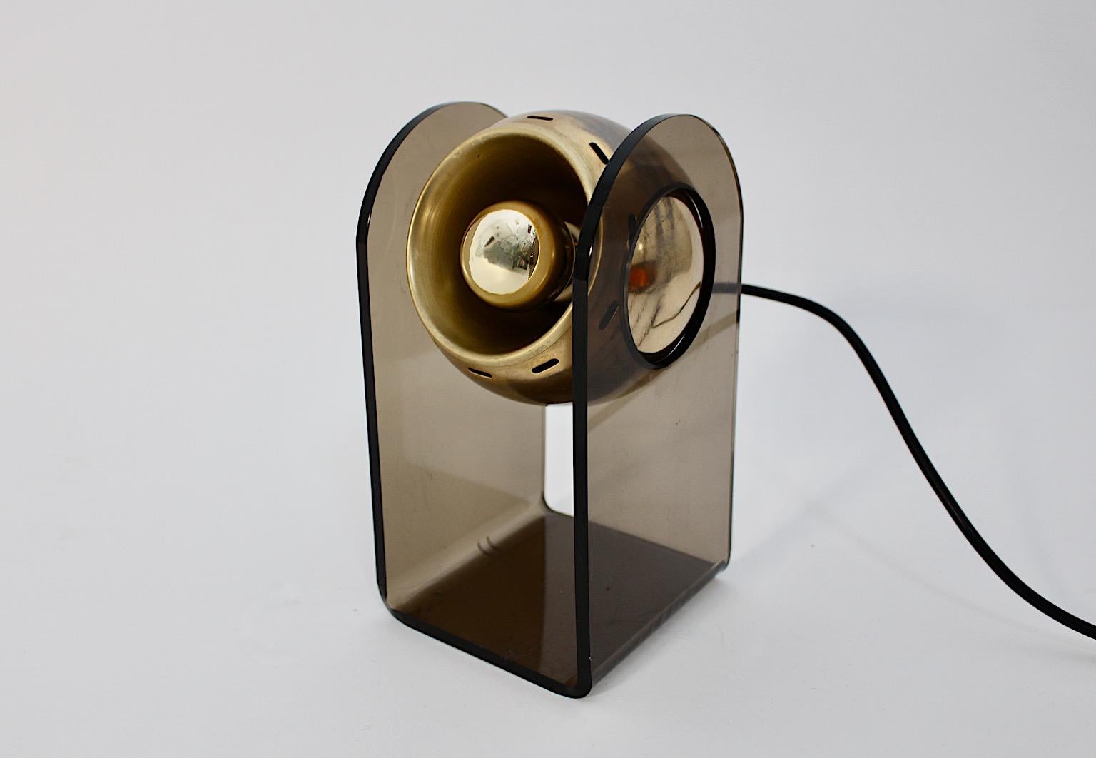 Space Age VIntage Plexiglass Brass Table Lamp Gino Sarfatti Arteluce Italy 1968 For Sale 5