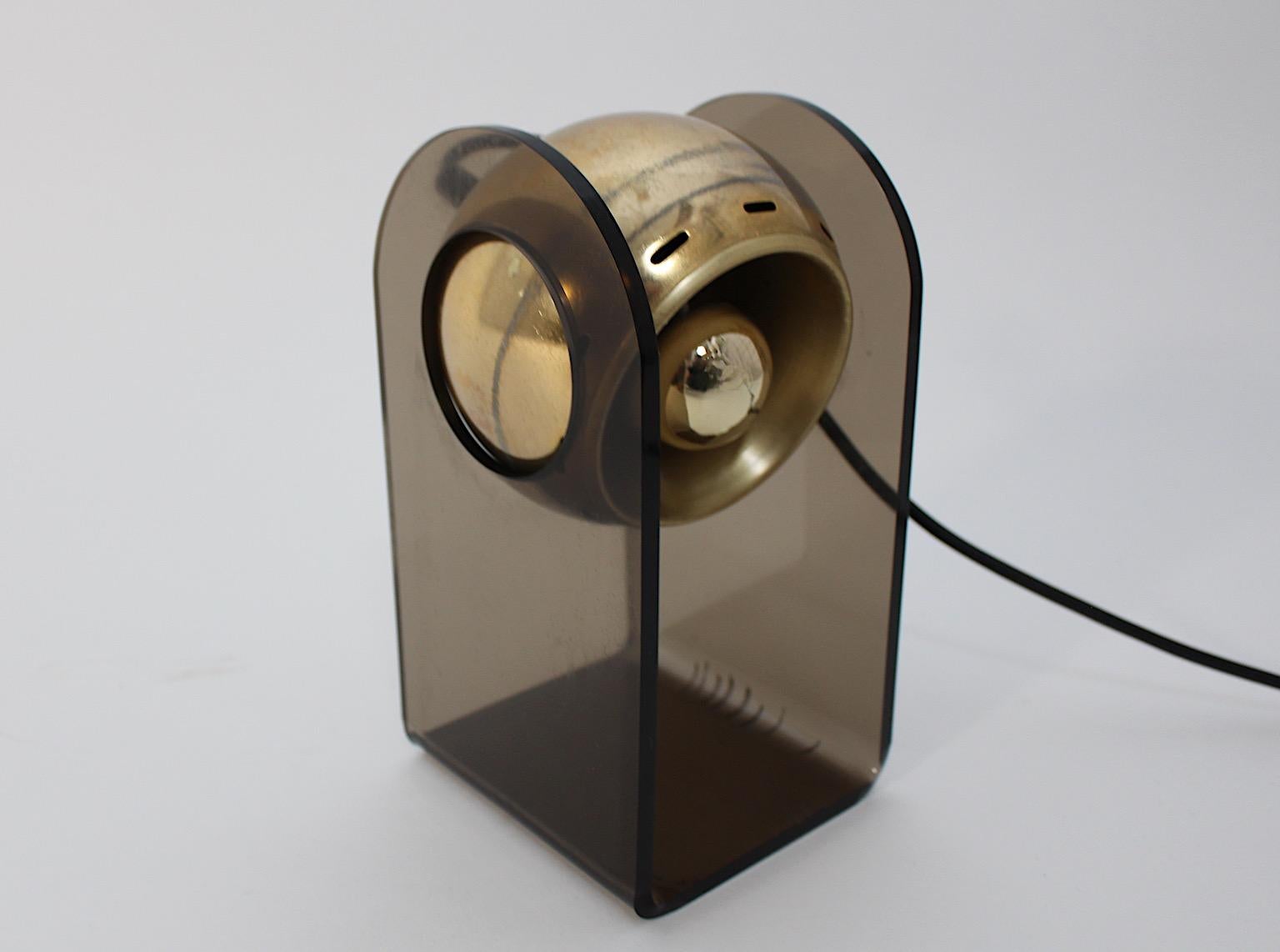 Space Age VIntage Plexiglass Brass Table Lamp Gino Sarfatti Arteluce Italy 1968 For Sale 7