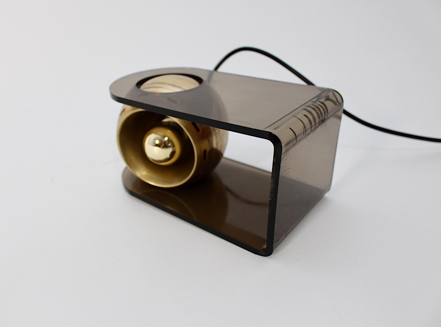 Space Age VIntage Plexiglass Brass Table Lamp Gino Sarfatti Arteluce Italy 1968 For Sale 8