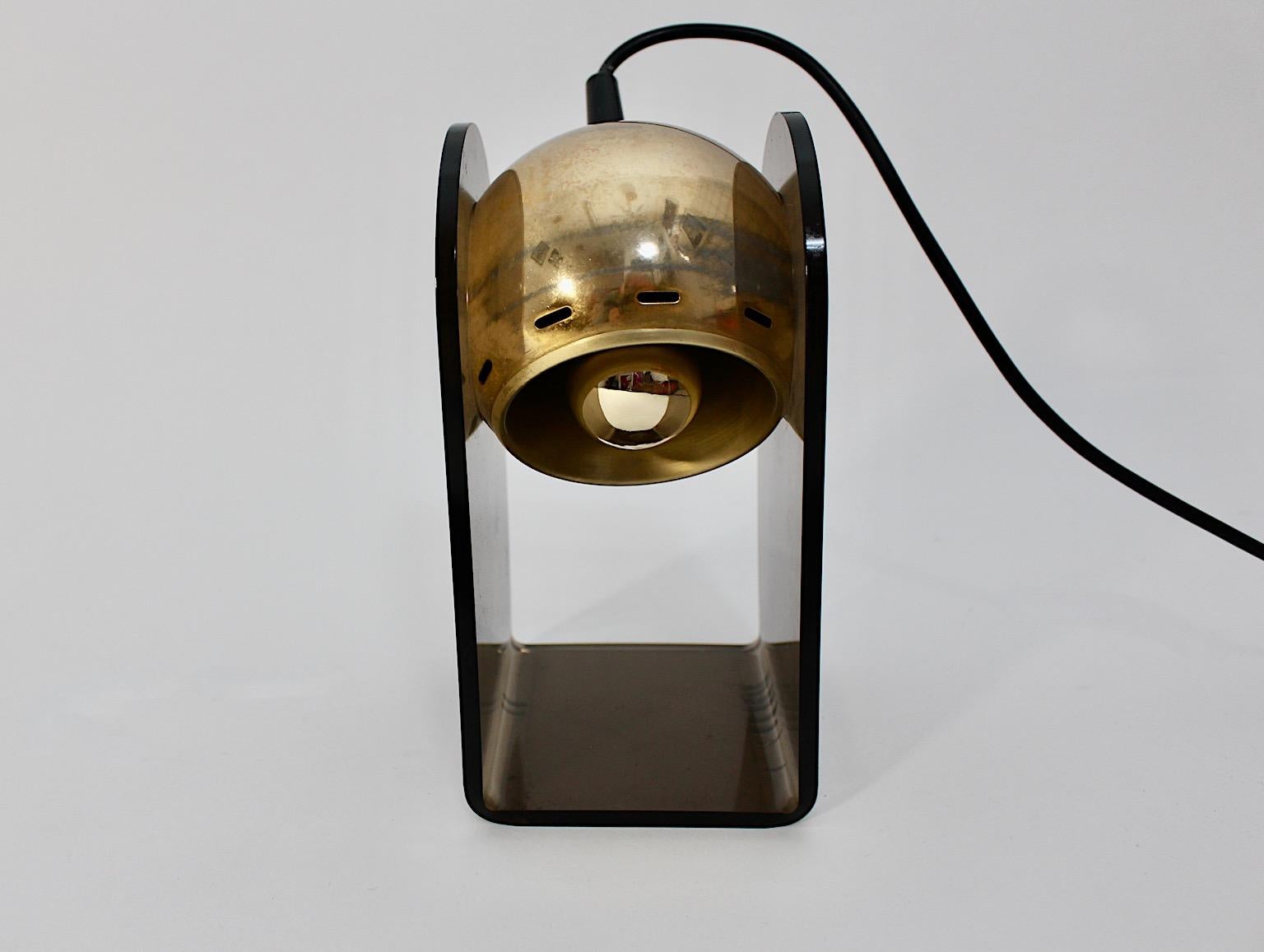 Space Age VIntage Plexiglass Brass Table Lamp Gino Sarfatti Arteluce Italy 1968 For Sale 1